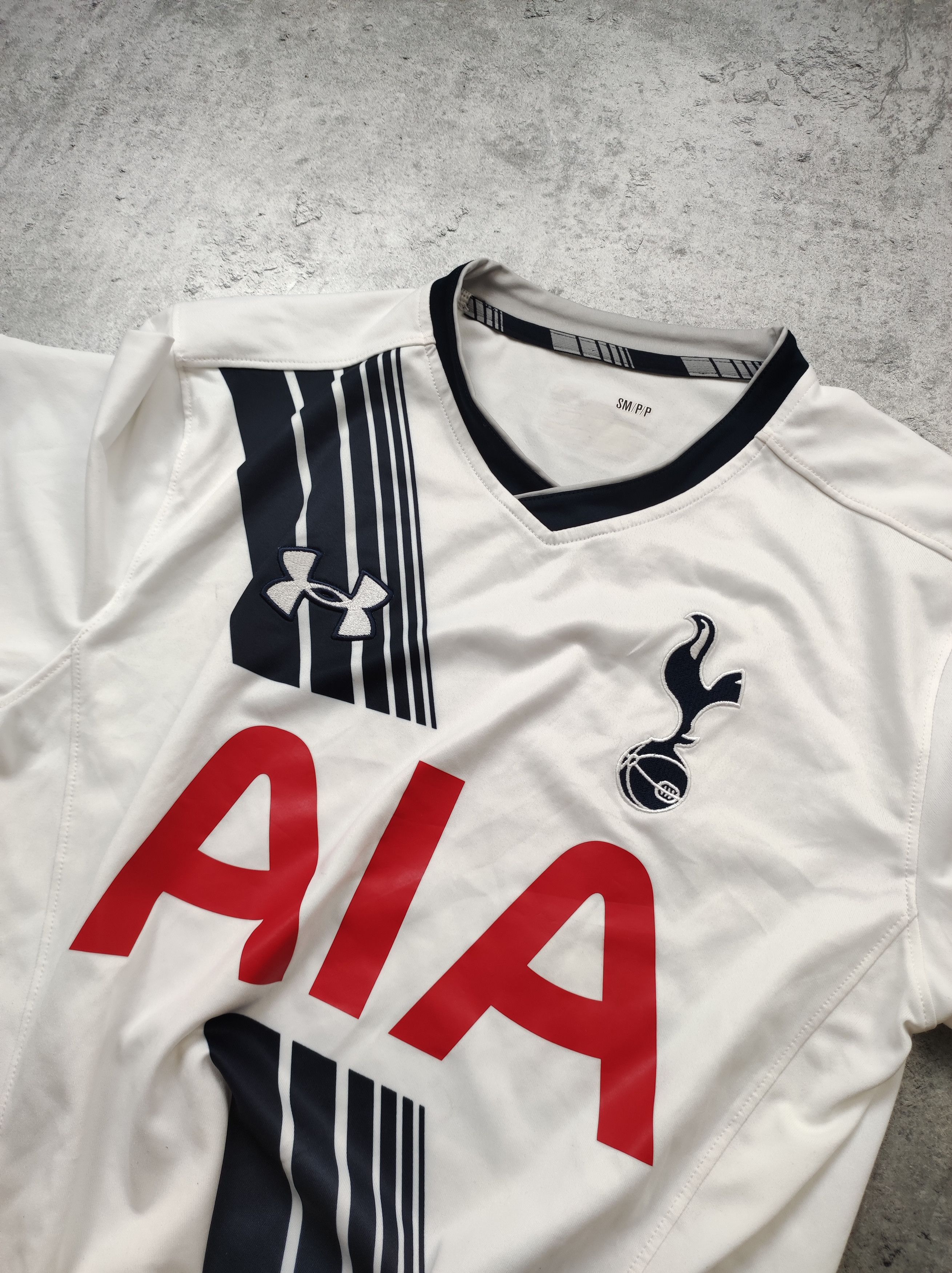 Vintage Tottenham London Hotspurs 2015/16 Home Under Armour Jersey Size US S / EU 44-46 / 1 - 6 Thumbnail