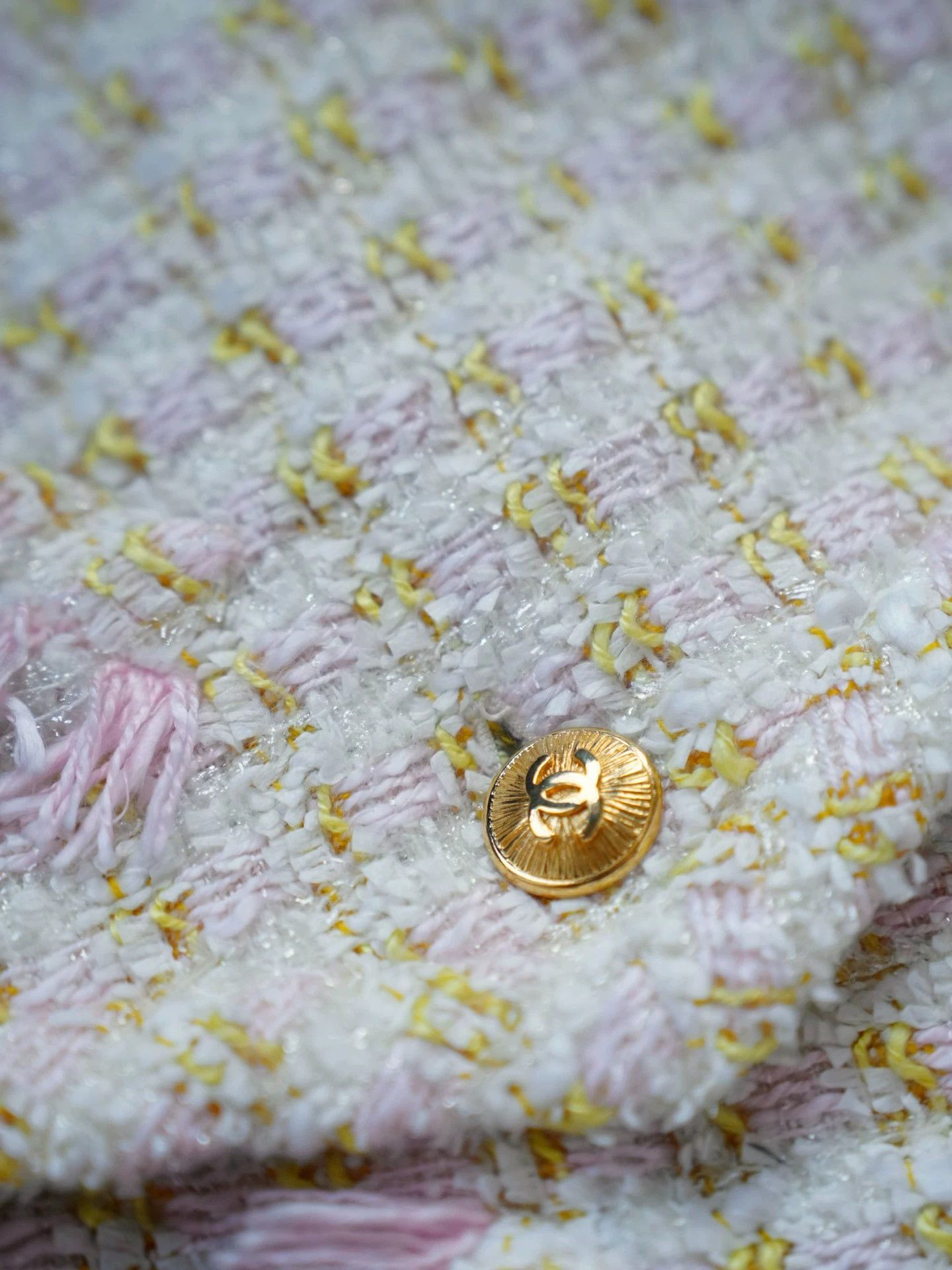 Chanel Chanel 1992 Yellow-Pink Lurex Tweed Suit Skirt Set Size M / US 6-8 / IT 42-44 - 8 Thumbnail