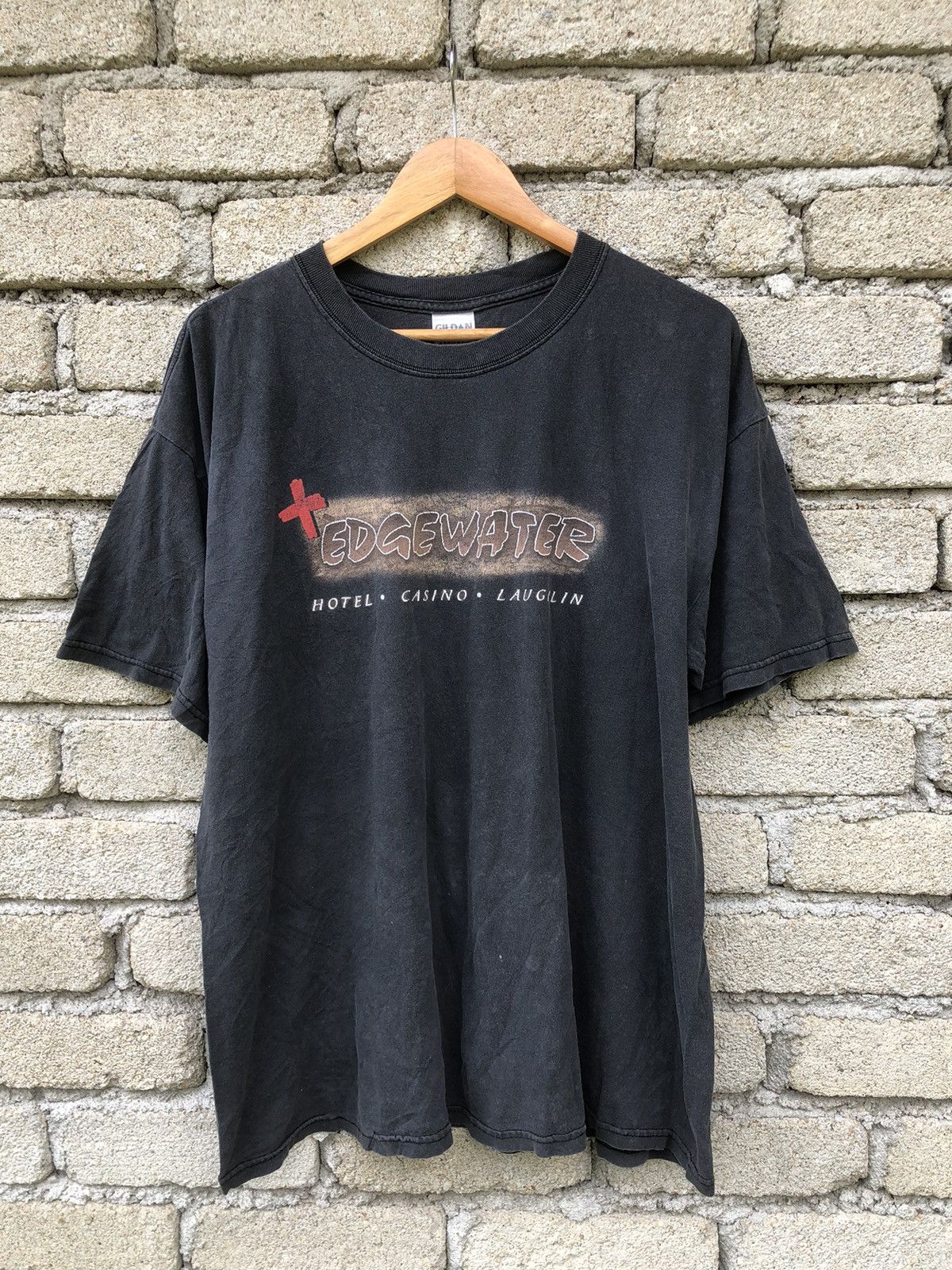 Vintage Vintage Sunfaded Edgewater Casino Treasure Chest Tshirt Size US XL / EU 56 / 4 - 6 Thumbnail