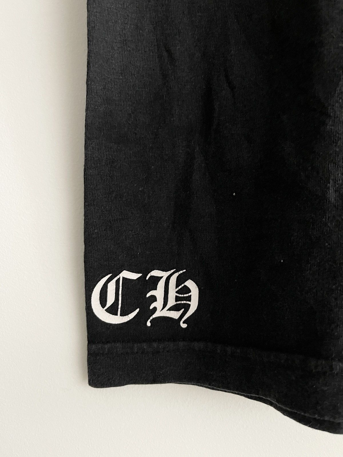 Chrome Hearts STEAL! 2000s Chrome Hearts Vertical Crosses Logo Pocket Tee Size US S / EU 44-46 / 1 - 7 Thumbnail
