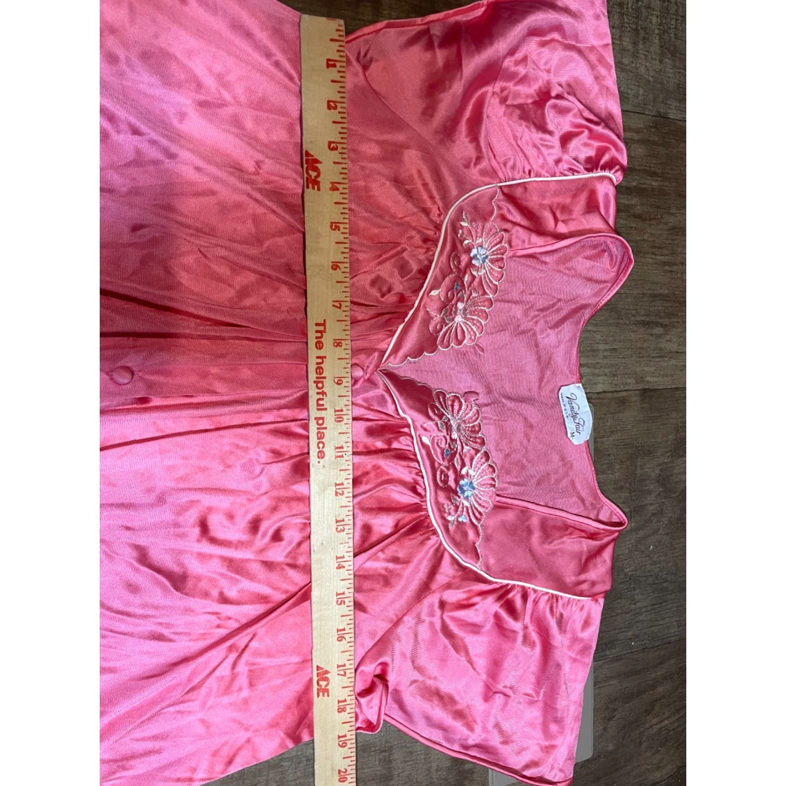 Vintage VINTAGE Vanity Fair Pajama Top PJ Top Womens Medium M Pink Button Up Floral Embordered Satin Monochrome Size M / US 6-8 / IT 42-44 - 4 Thumbnail