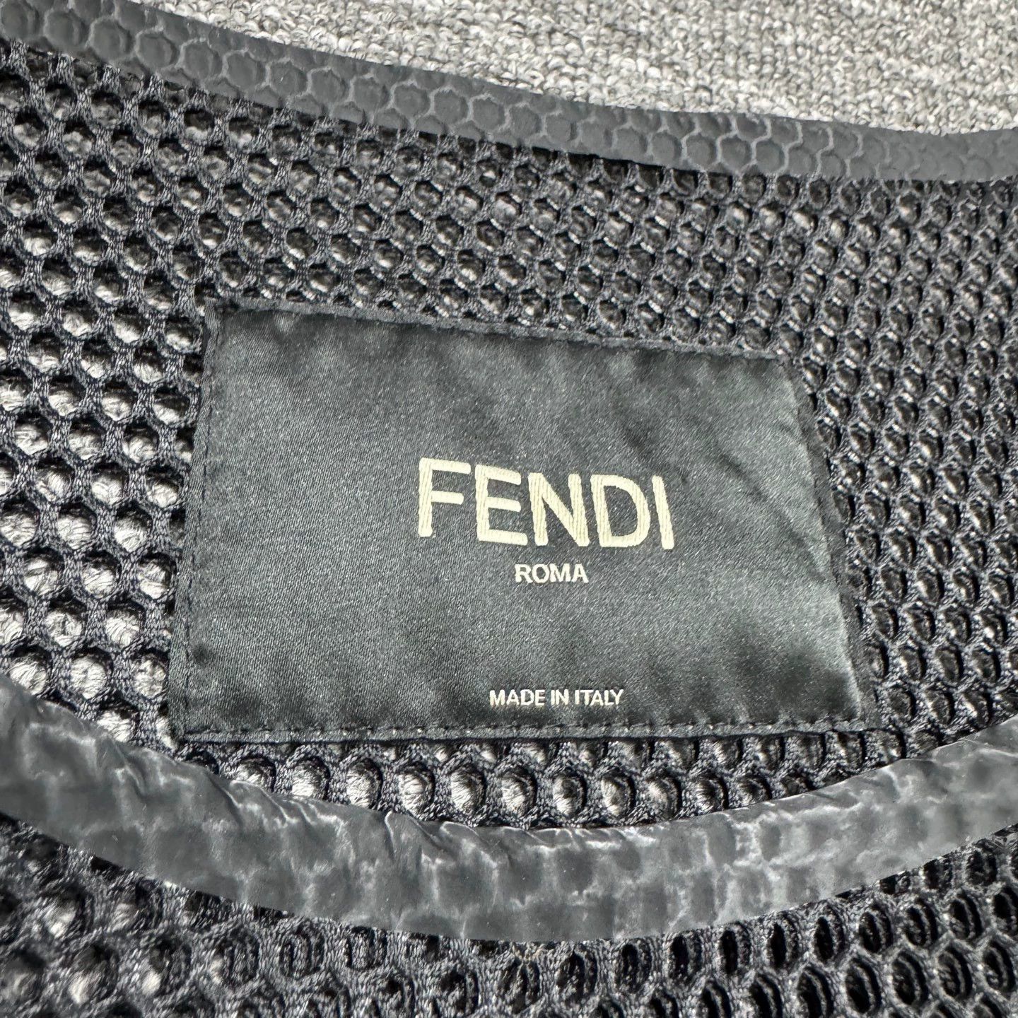 Fendi Fendi Cutout Short Sleeve T-Shirt M Size US M / EU 48-50 / 2 - 2 Thumbnail