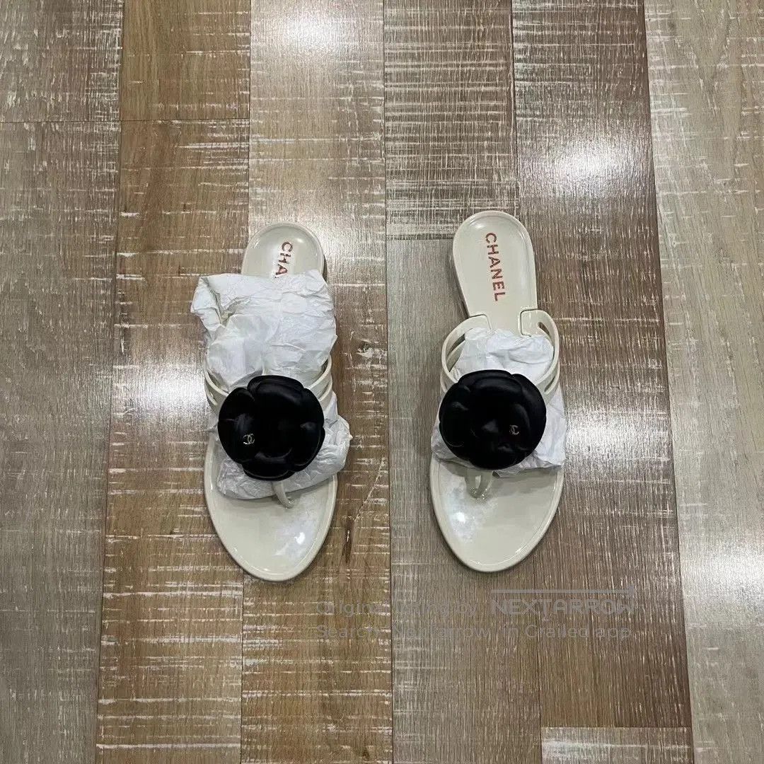 Chanel Chanel Camellia Sandals. Size US 7 / IT 37 - 2 Thumbnail