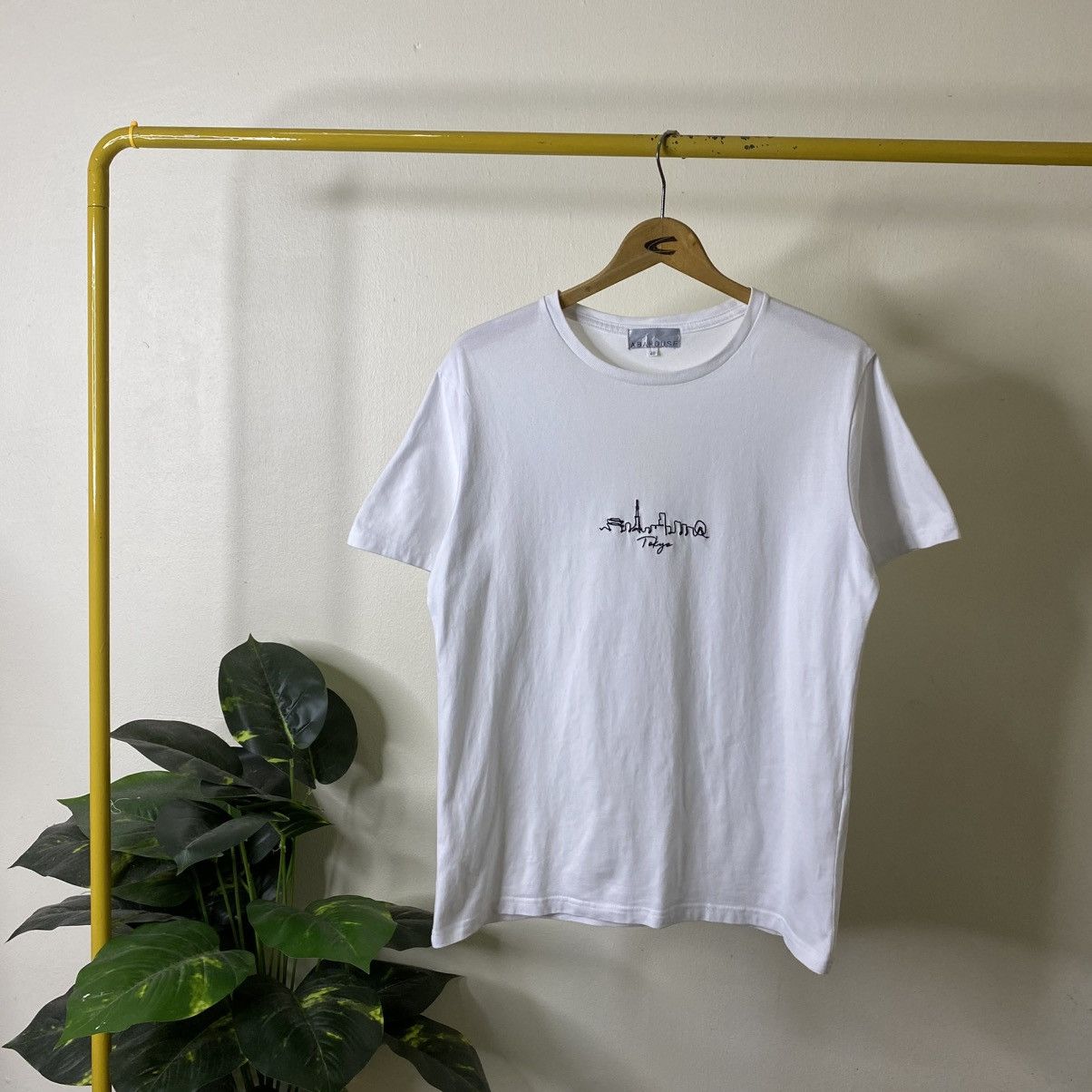 ABAHOUSE Abahouse Tokyo Embroidery Detailing T Shirt Size US M / EU 48-50 / 2 - 1 Thumbnail