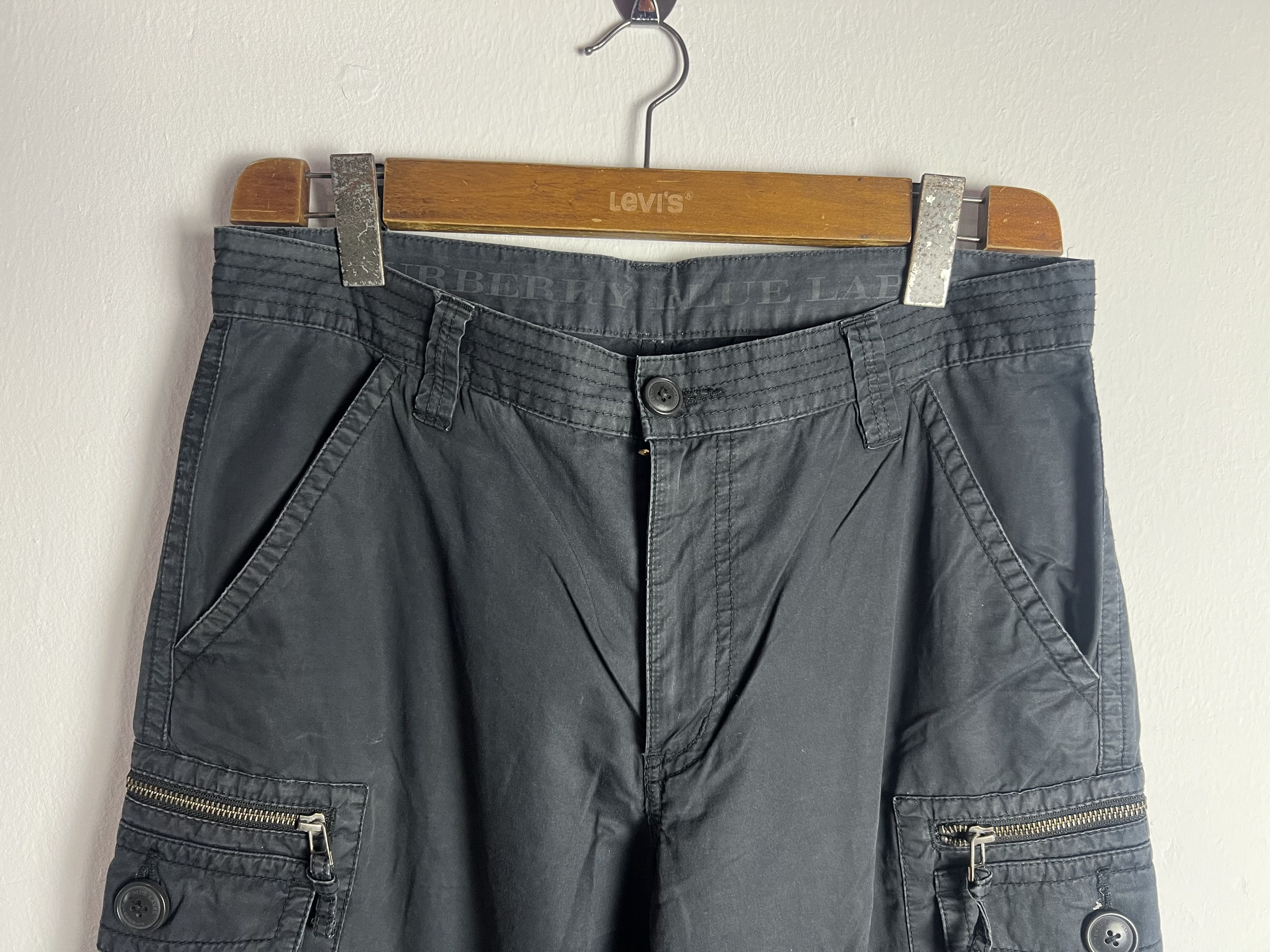 Burberry BURBERRY BLUE LABEL MULTIPOCKET CARGO PANT Size US 34 / EU 50 - 3 Thumbnail