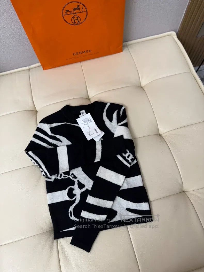 Hermes Hermes Black and White Chain Knitted Pullover Sweater, 100 Size XS / US 0-2 / IT 36-38 - 3 Thumbnail