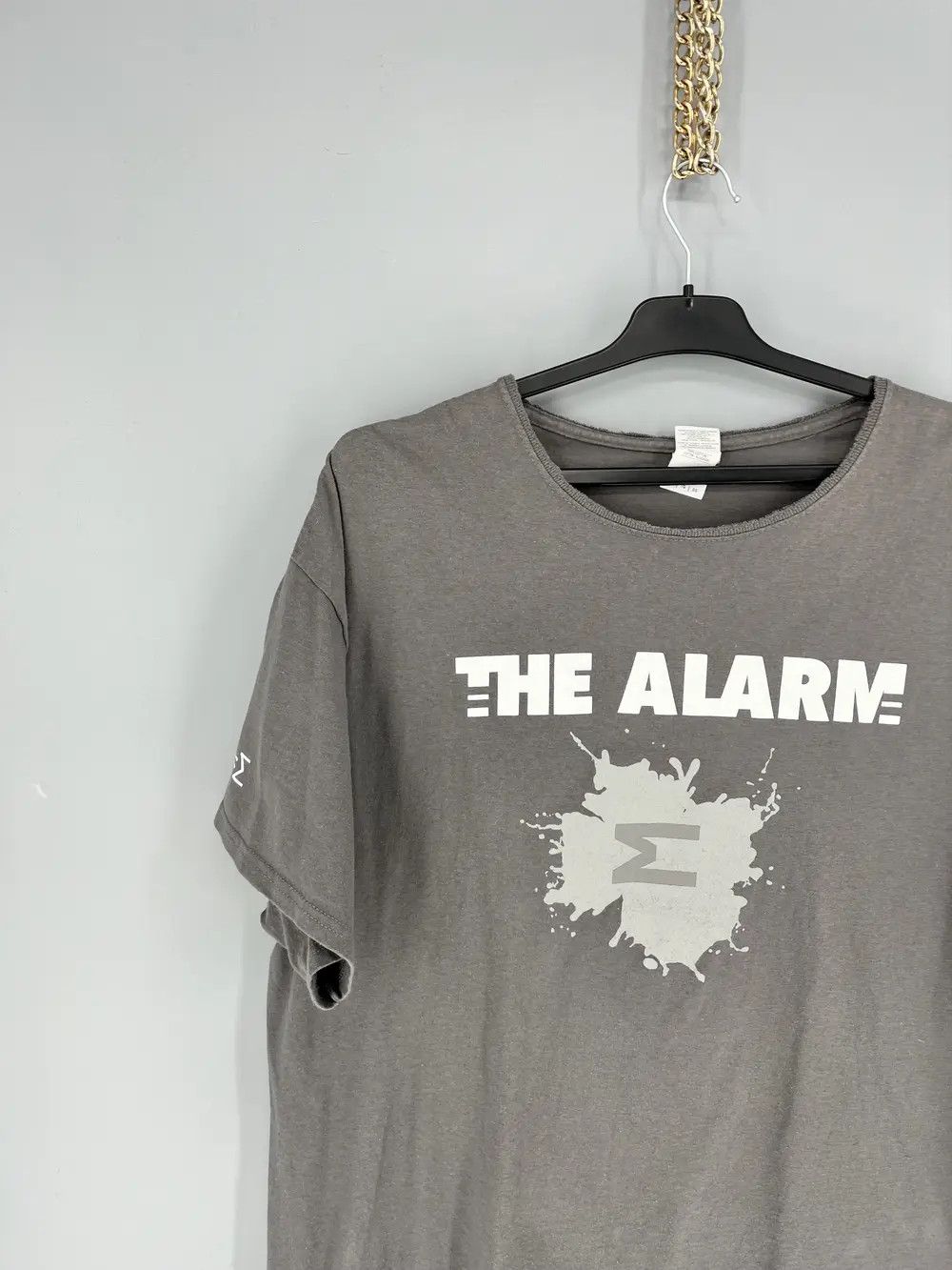 Band Tees Vintage 2019 The Alarm The Gathering tour t-shirt Size XL Size US XL / EU 56 / 4 - 4 Thumbnail