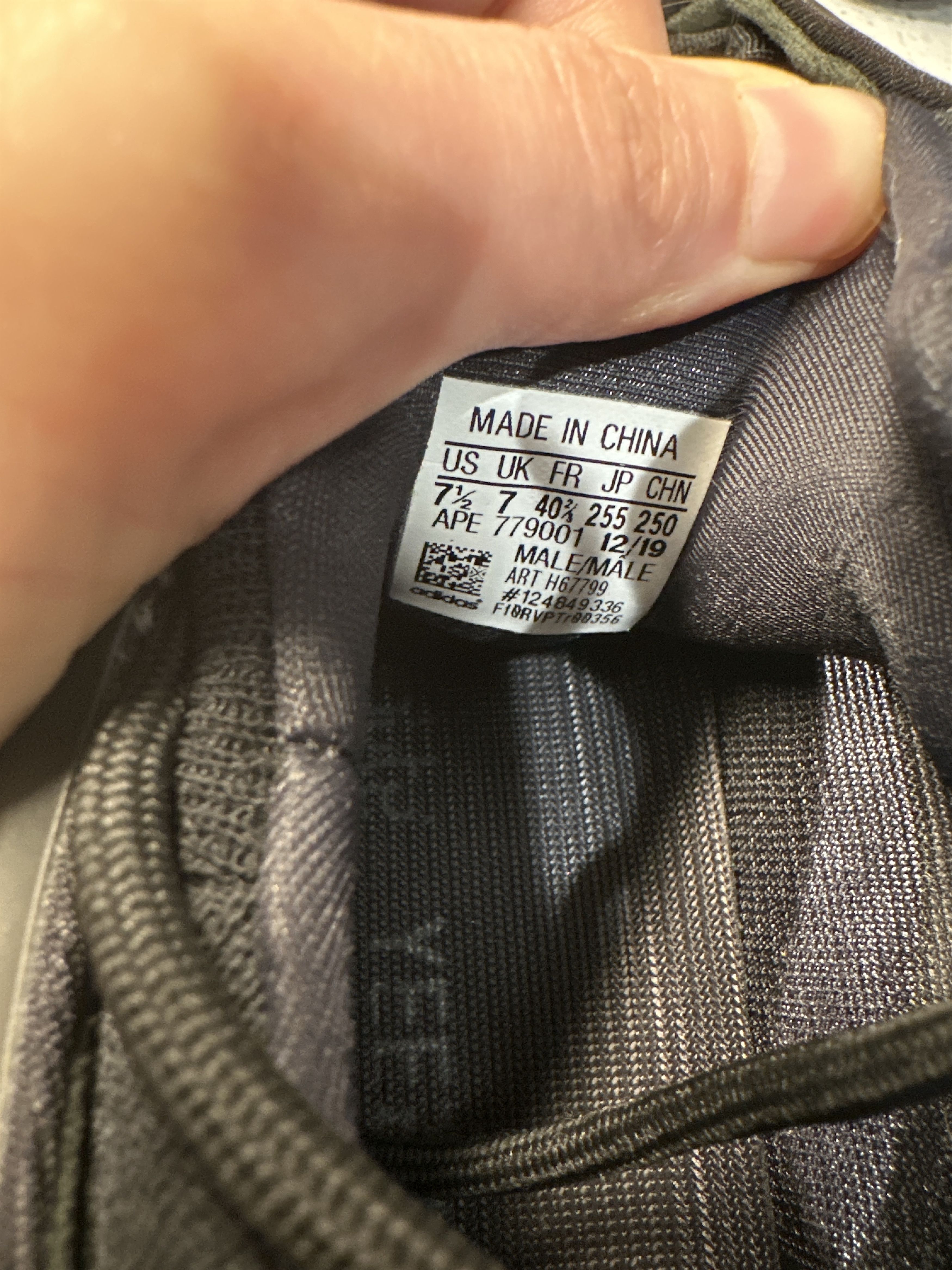 adidas Yeezy 700 V3 Alvah (Dark glow)