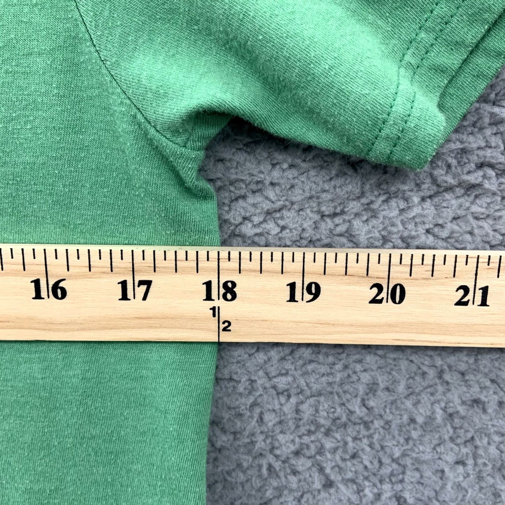 Disney VINTAGE? No. Size US M / EU 48-50 / 2 - 7 Thumbnail