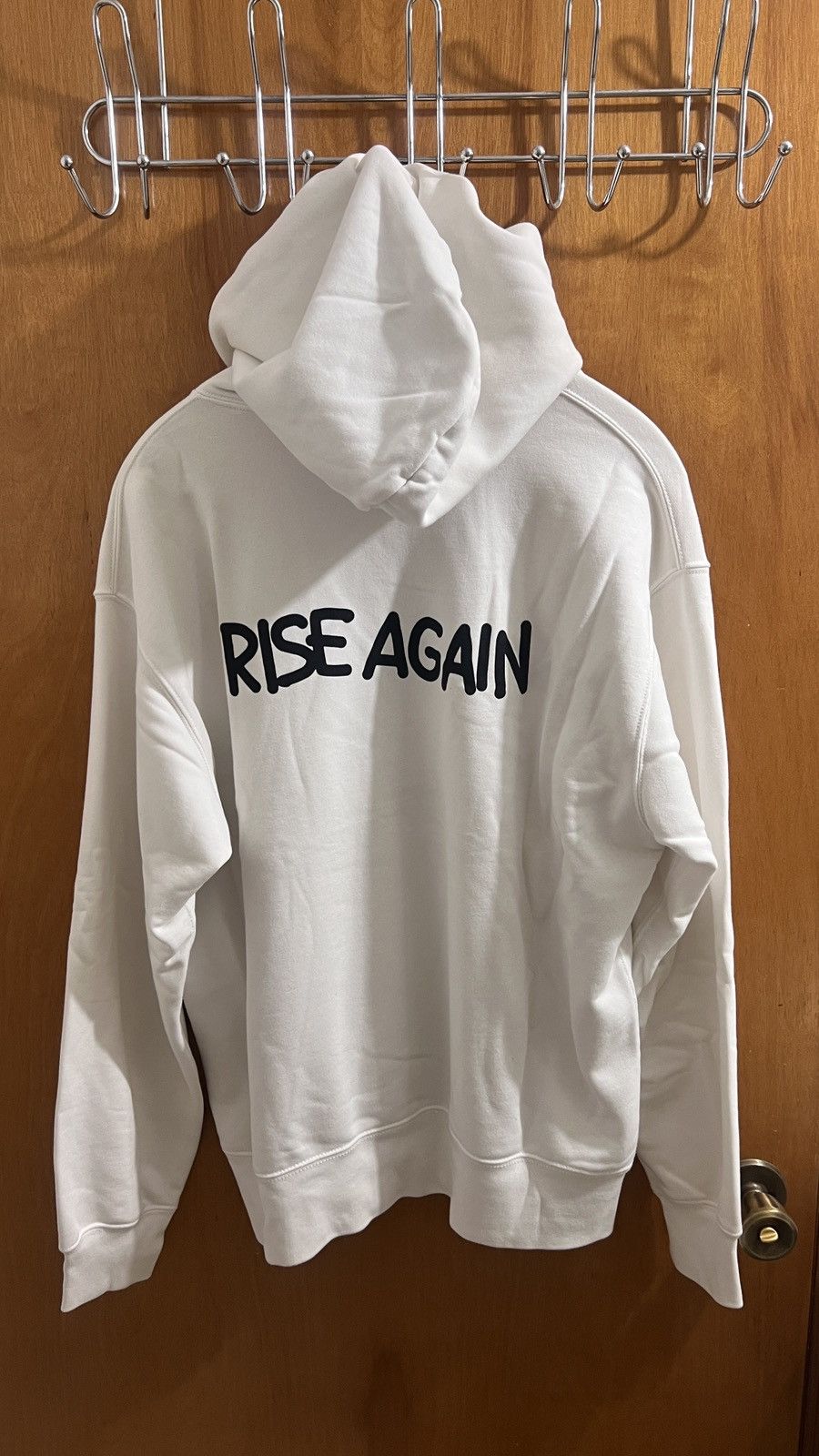 Verdy Verdy Uniqlo Penguin Rise Again White Hoodie Large Size US L / EU 52-54 / 3 - 2 Thumbnail