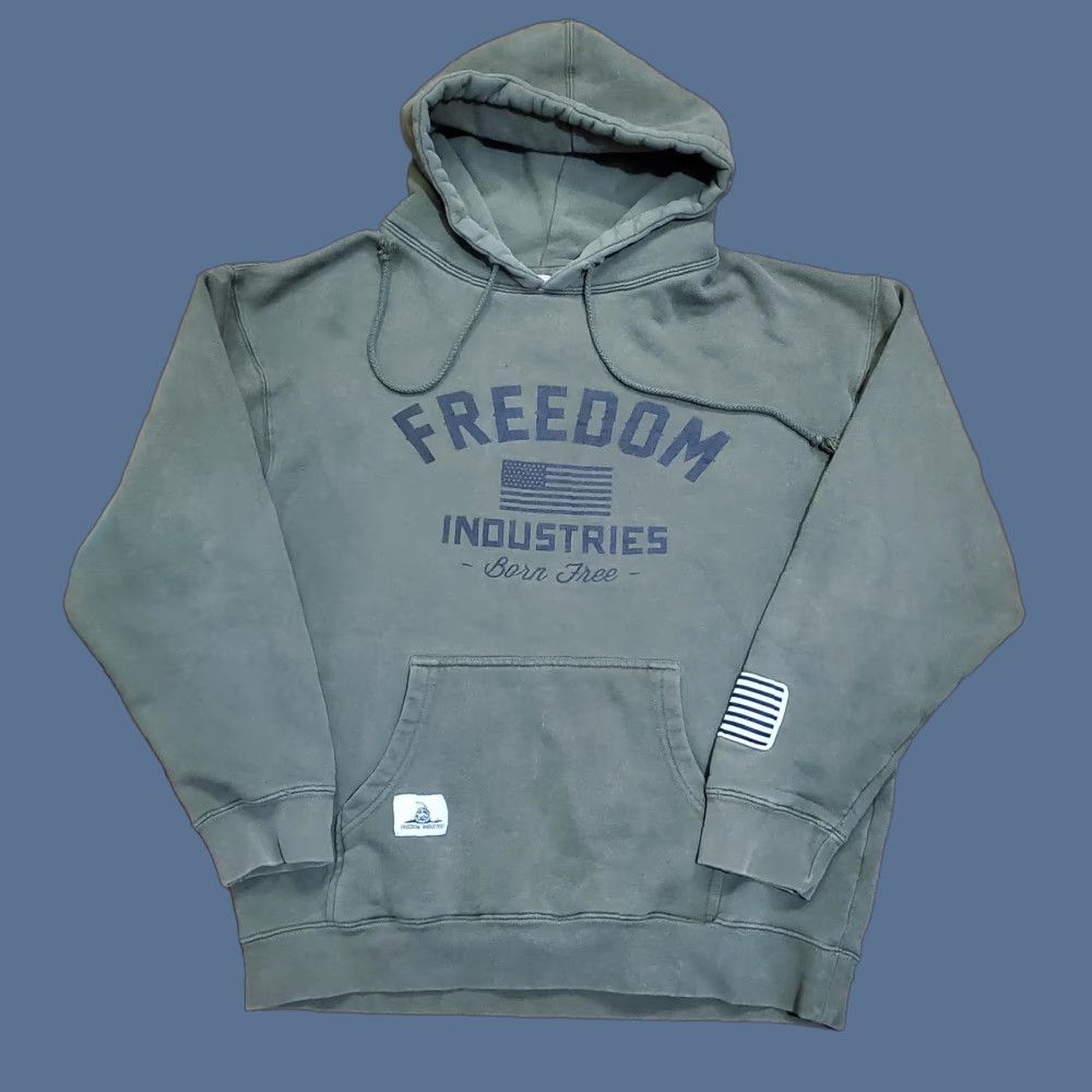 Born VINTAGE? No. Freedom Industries Hoodie Mens Large Green Born Free Flag Graphic Size US L / EU 52-54 / 3 - 1 Thumbnail