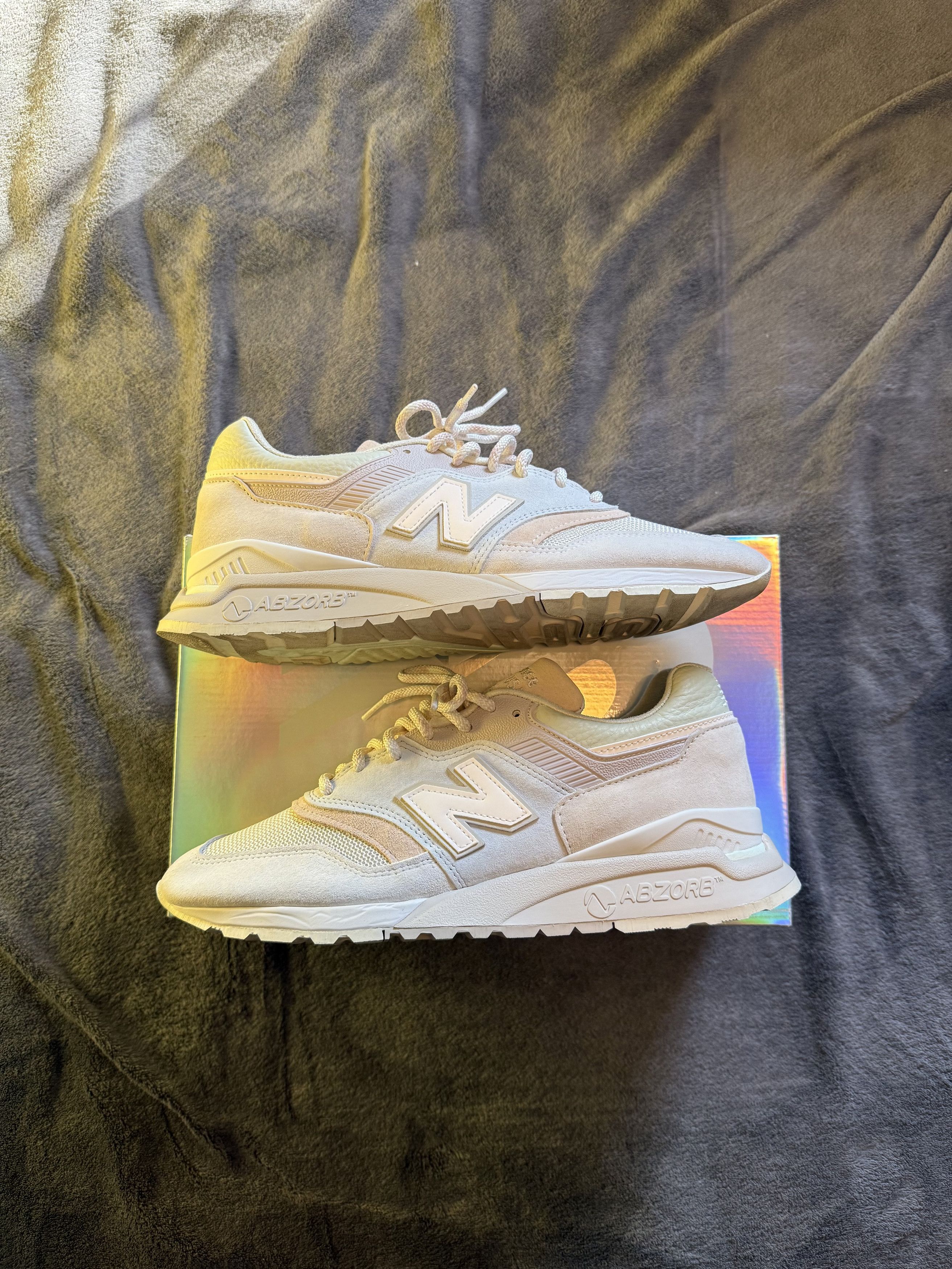 Kith × New Balance New Balance 997.5 MiUSA Kith Easter Ice Blue Size US 9 / EU 42 - 1 Thumbnail