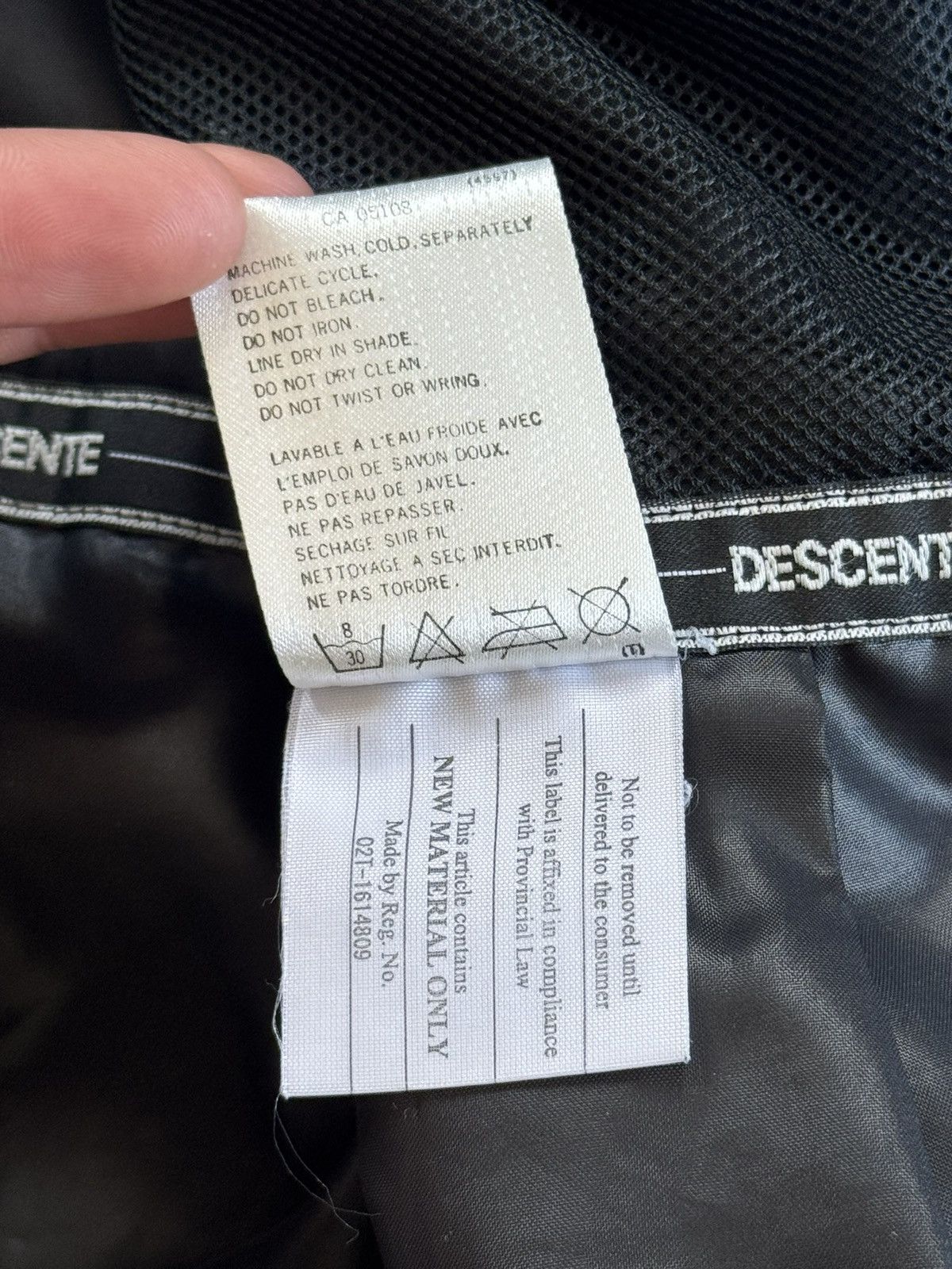 Descente Descente USA14/IT50 ski snow outdoor jacket hooded gorpcore Size XL / US 12-14 / IT 48-50 - 17 Thumbnail
