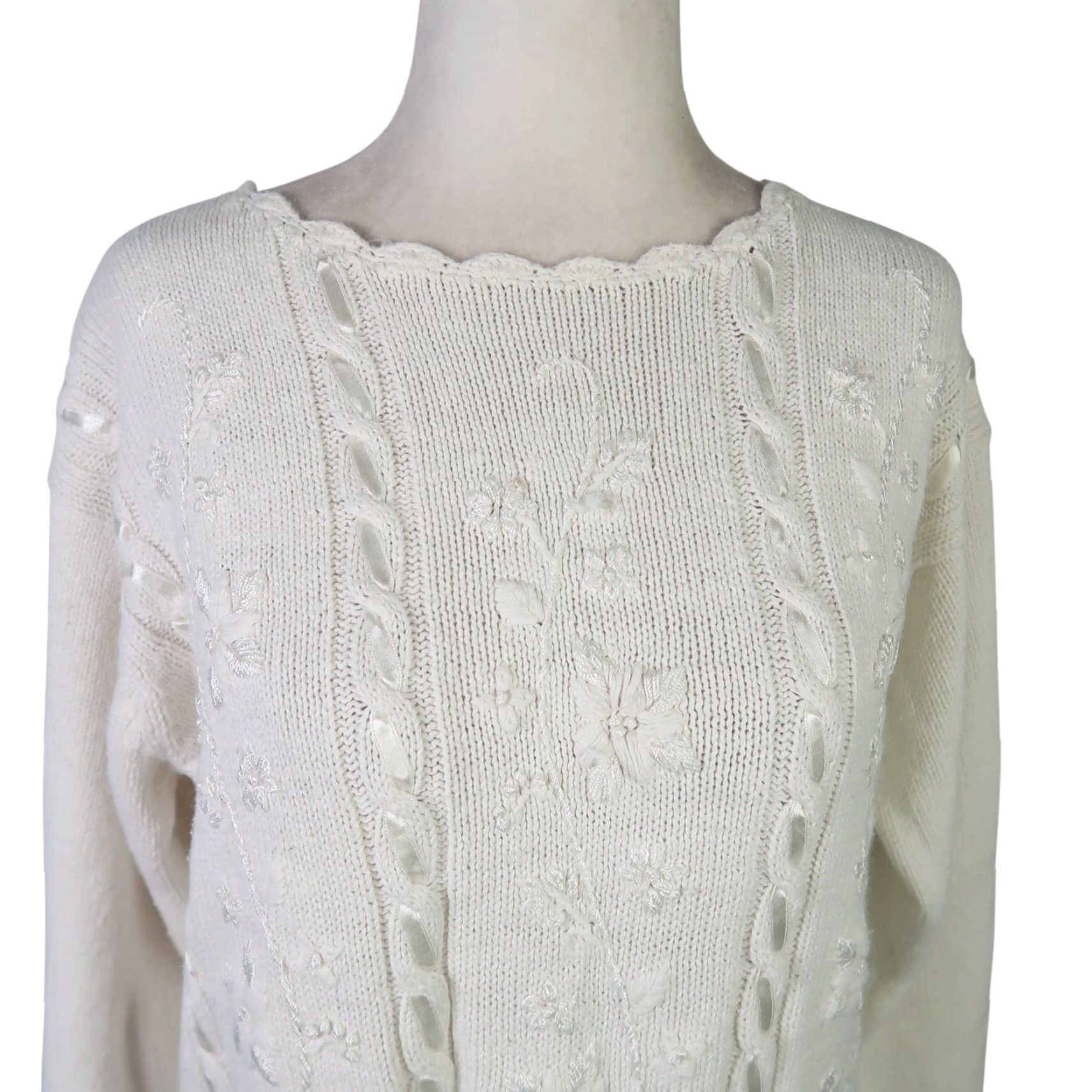 Vintage VINTAGE Segue White Cotton Knit Sweater Floral Embroidery M Womens Pullover Long Sleeve 90s Spring Fall Summer Casual Size M / US 6-8 / IT 42-44 - 2 Thumbnail
