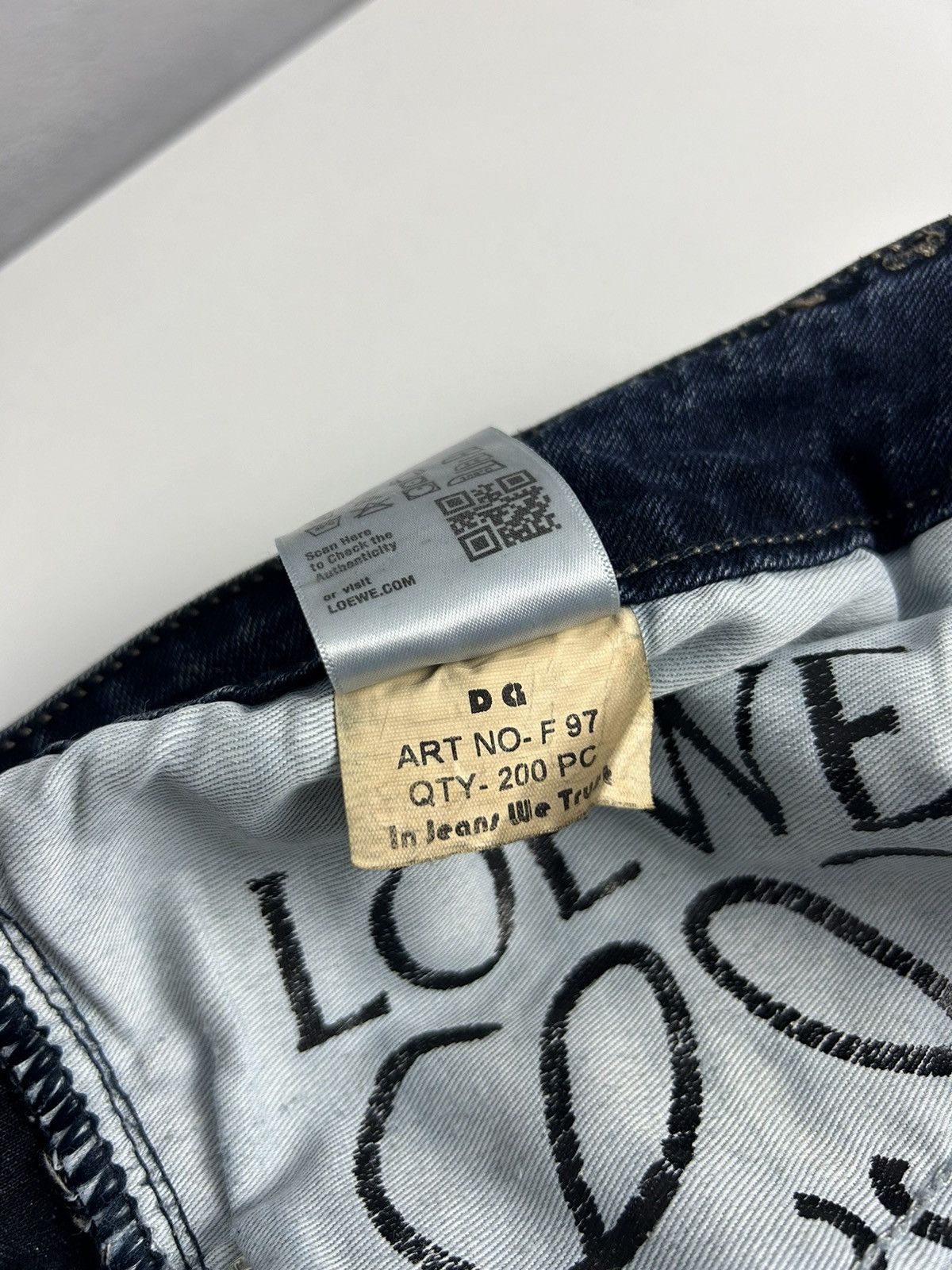 Loewe LOEWE Anagram Denim Jeans Made in Italy W34 Luxury Designer Size US 34 / EU 50 - 20 Thumbnail