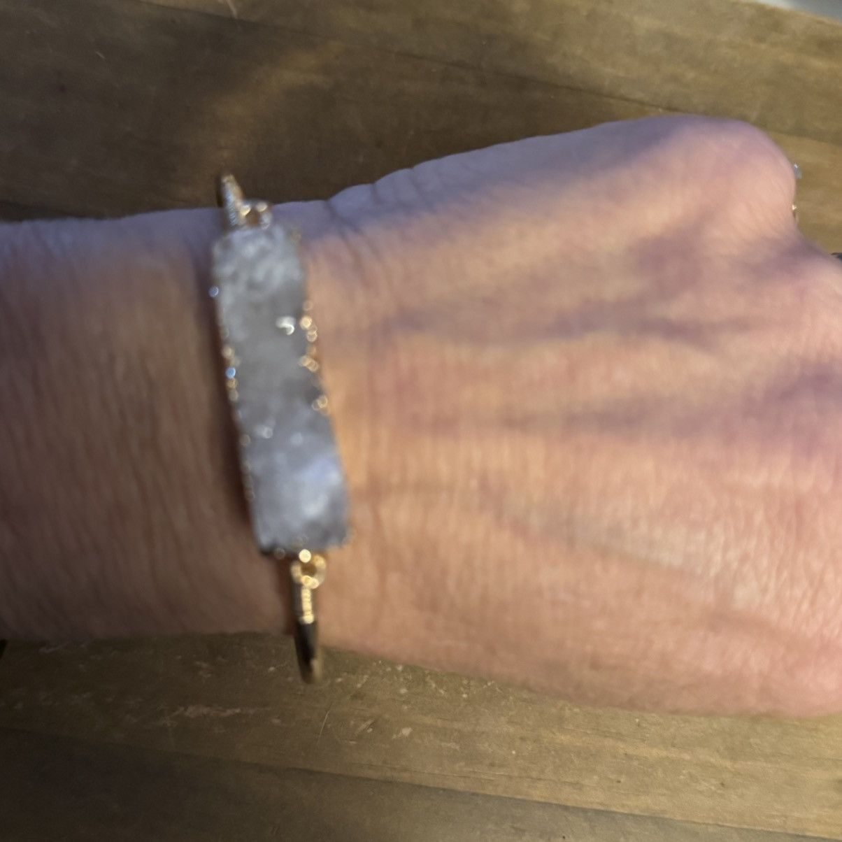 Other Gold tone white druzy cuff bangle bracelet Size ONE SIZE - 5 Thumbnail