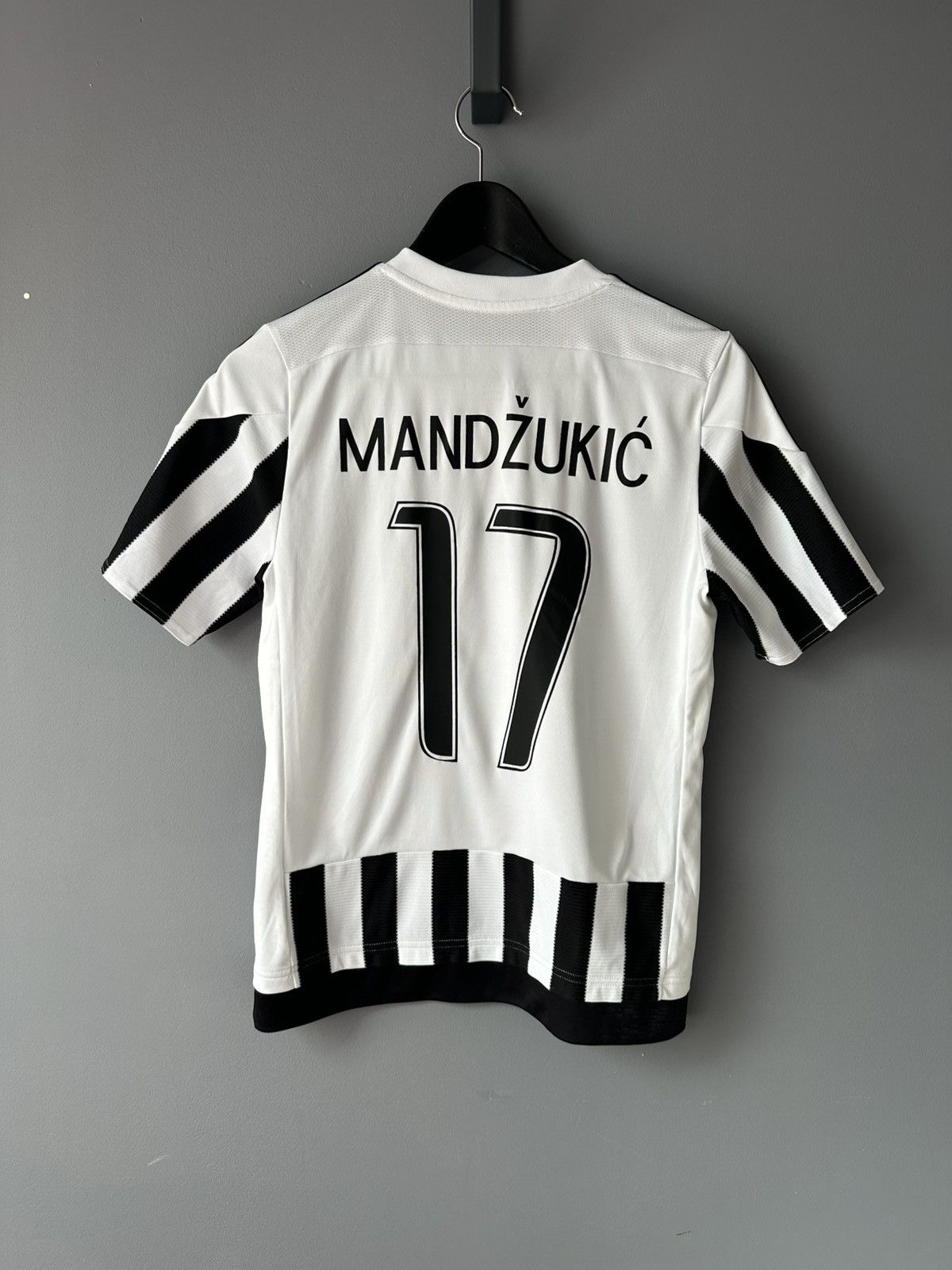 Adidas 2015 Adidas Juventus #15 Mandzukic Youth L soccer jersey tee Size US XXS / EU 40 - 7 Thumbnail