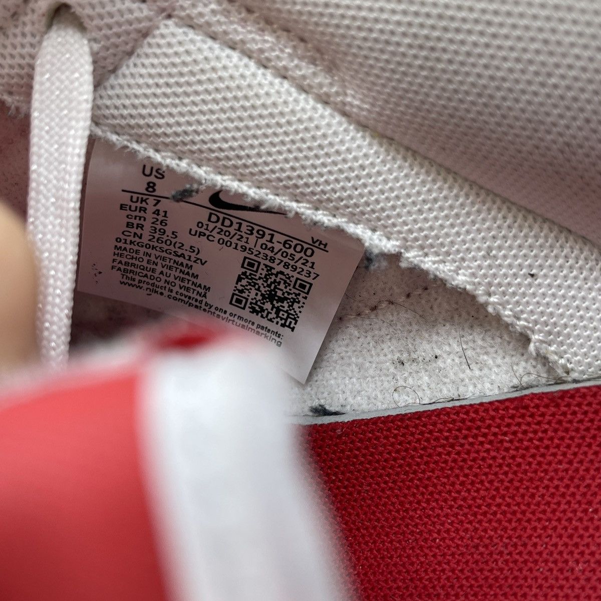 Nike Dunk low Championship red Size US 8 / EU 41 - 8 Thumbnail