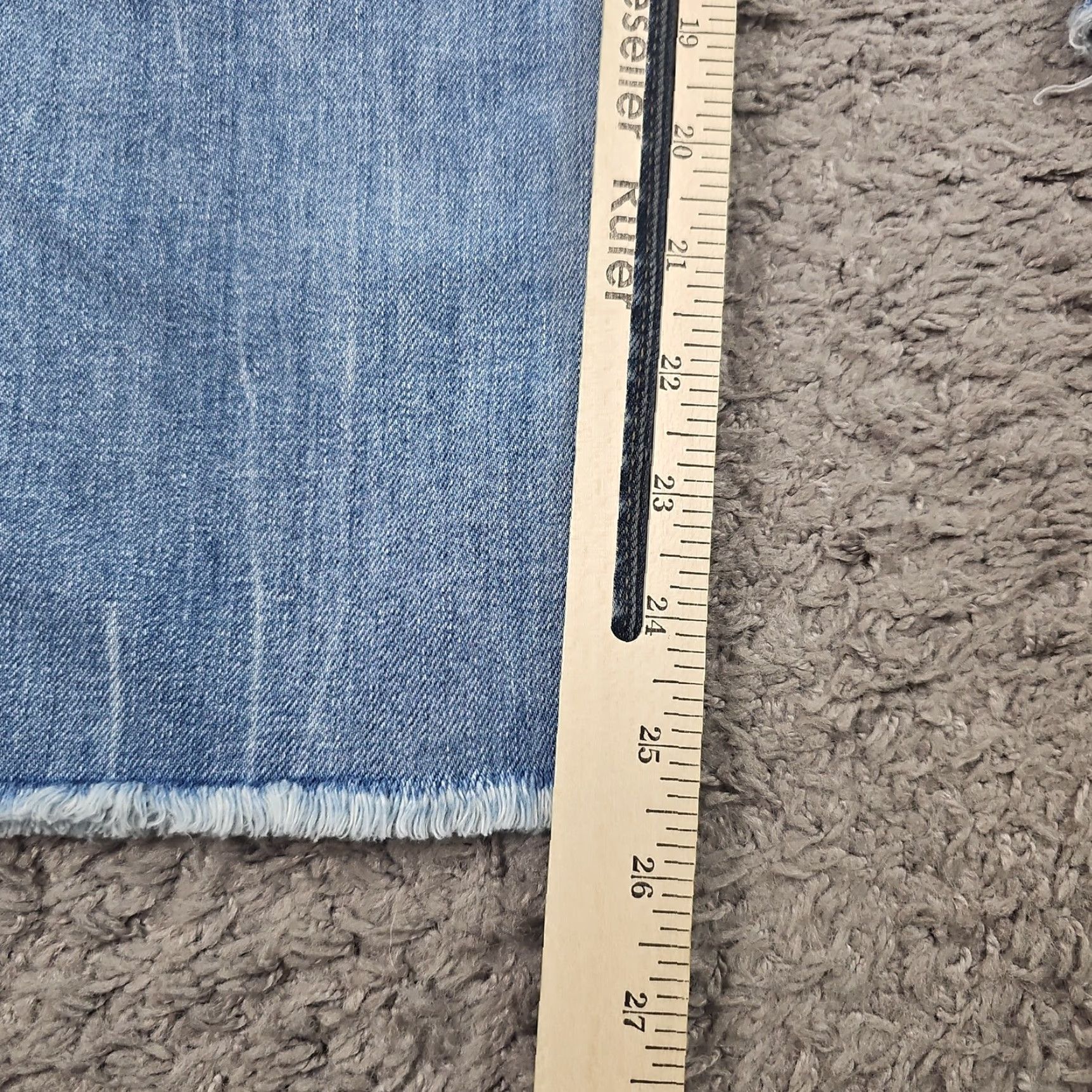 7 For All Mankind 7 For All Mankind Jeans Womens 24 Cropped Straight Light Wash High Rise 23x26 Blue Denim Cotton Spandex Jeans Womens 24 Crop Straight High Rise Size 42" / US 20 - 6 Thumbnail