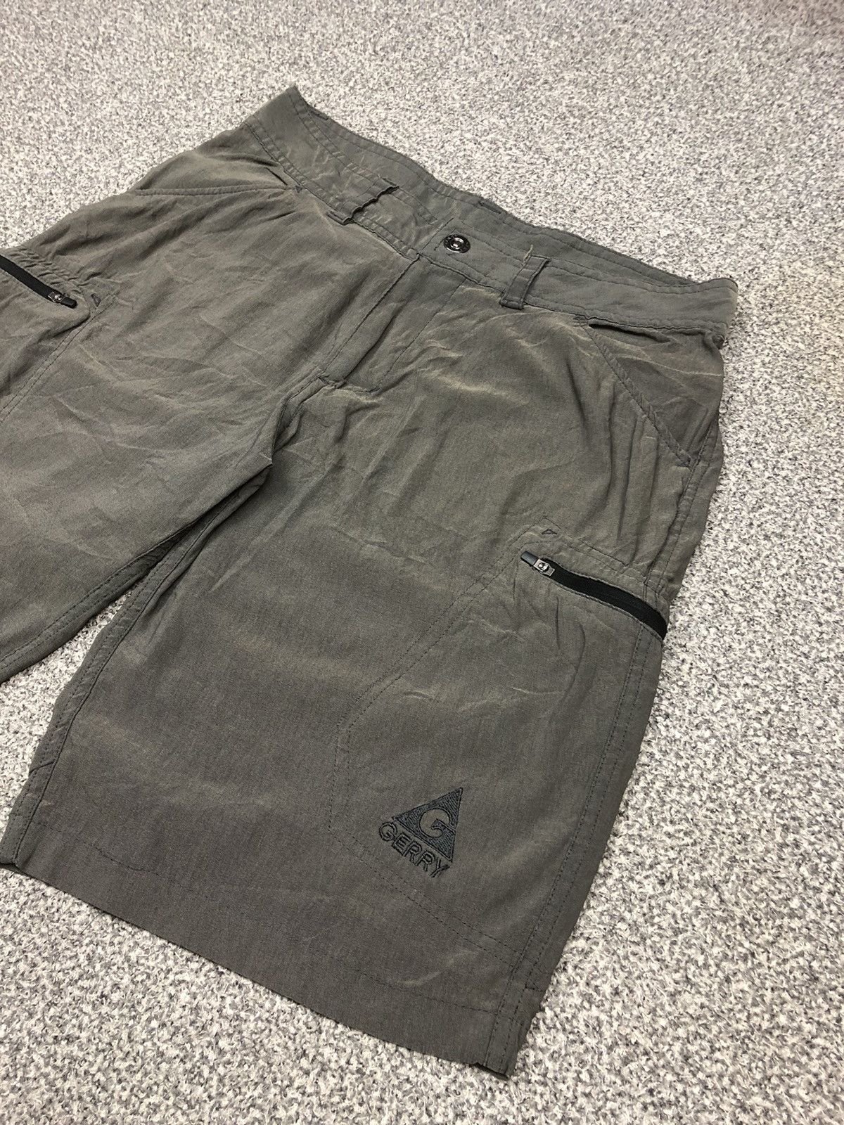 Carhartt × Japanese Brand × Vintage Vintage Y2K Gerry Outdoor 6 Pocket Shortpants Size US 32 / EU 48 - 2 Thumbnail