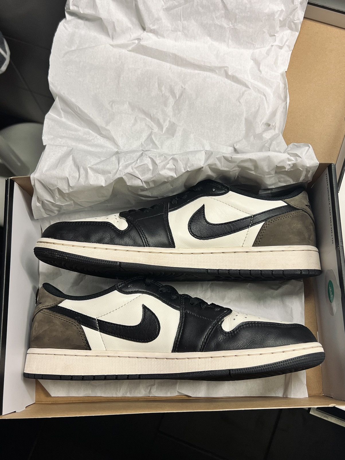 Jordan Brand Air Jordan 1 Low Mocha Size US 12 / EU 45 - 2 Thumbnail