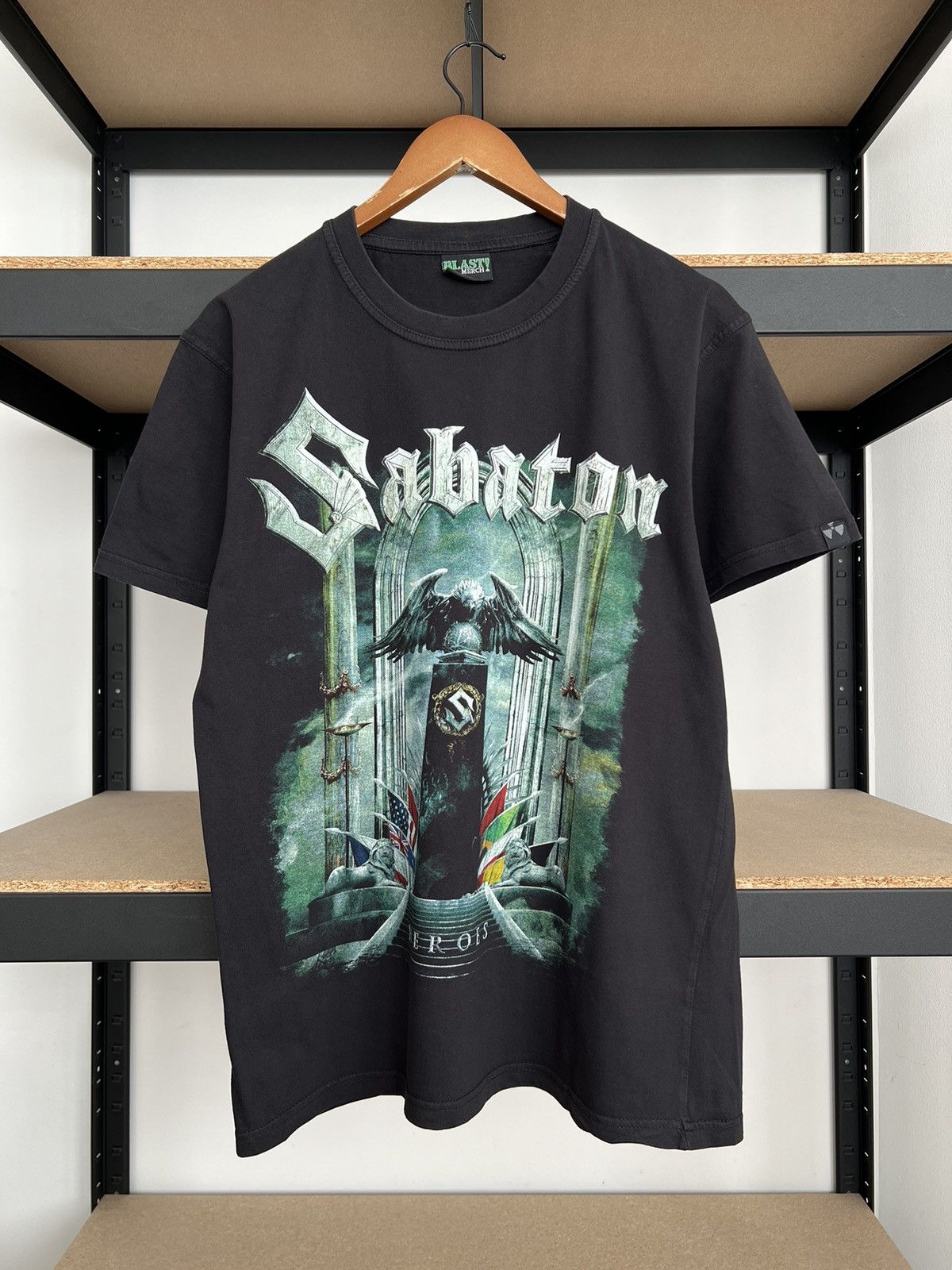 Band Tees Vintage 2010s Sabaton Heroes Metal Band Black T-shirt Size US L / EU 52-54 / 3 - 1 Thumbnail