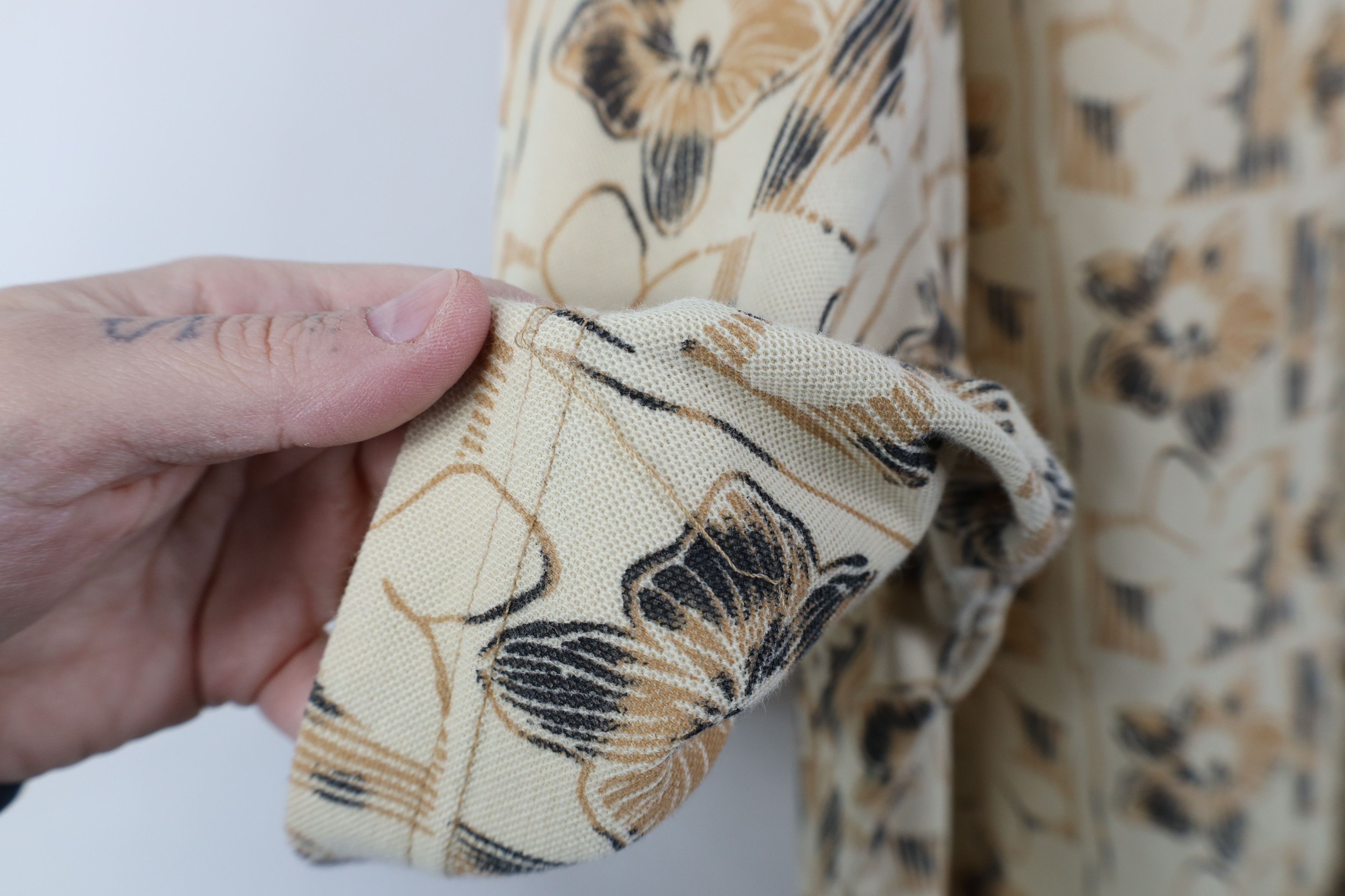 Vintage Vintage 90s Streetwear Hawaiian Golf Polo Shirt Beige Size US XXL / EU 58 / 5 - 7 Thumbnail