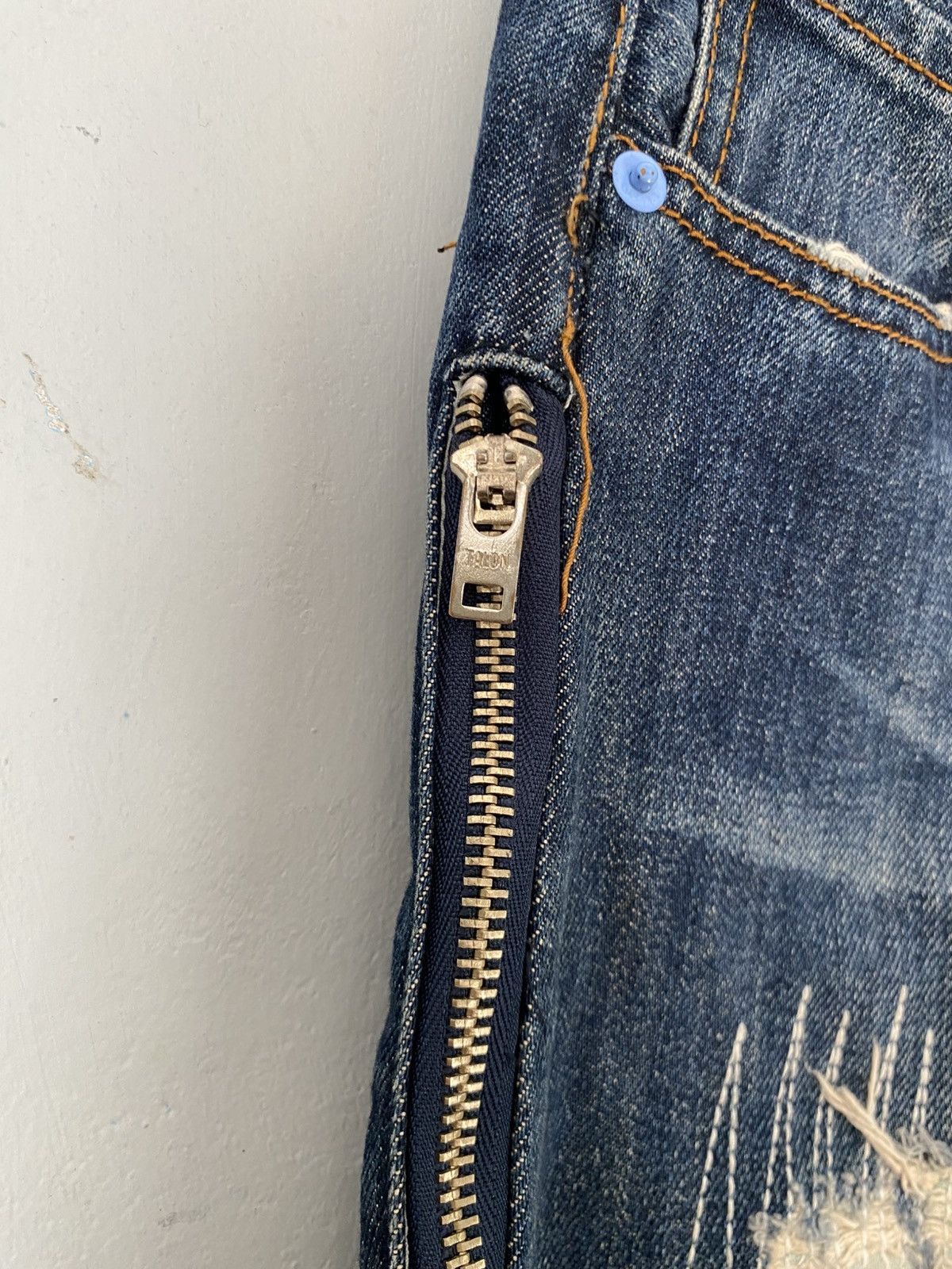 Fragment Design × Undercover Levis x Hiroshi fujiwara fragment design distressed jeans Size US 30 / EU 46 - 7 Thumbnail