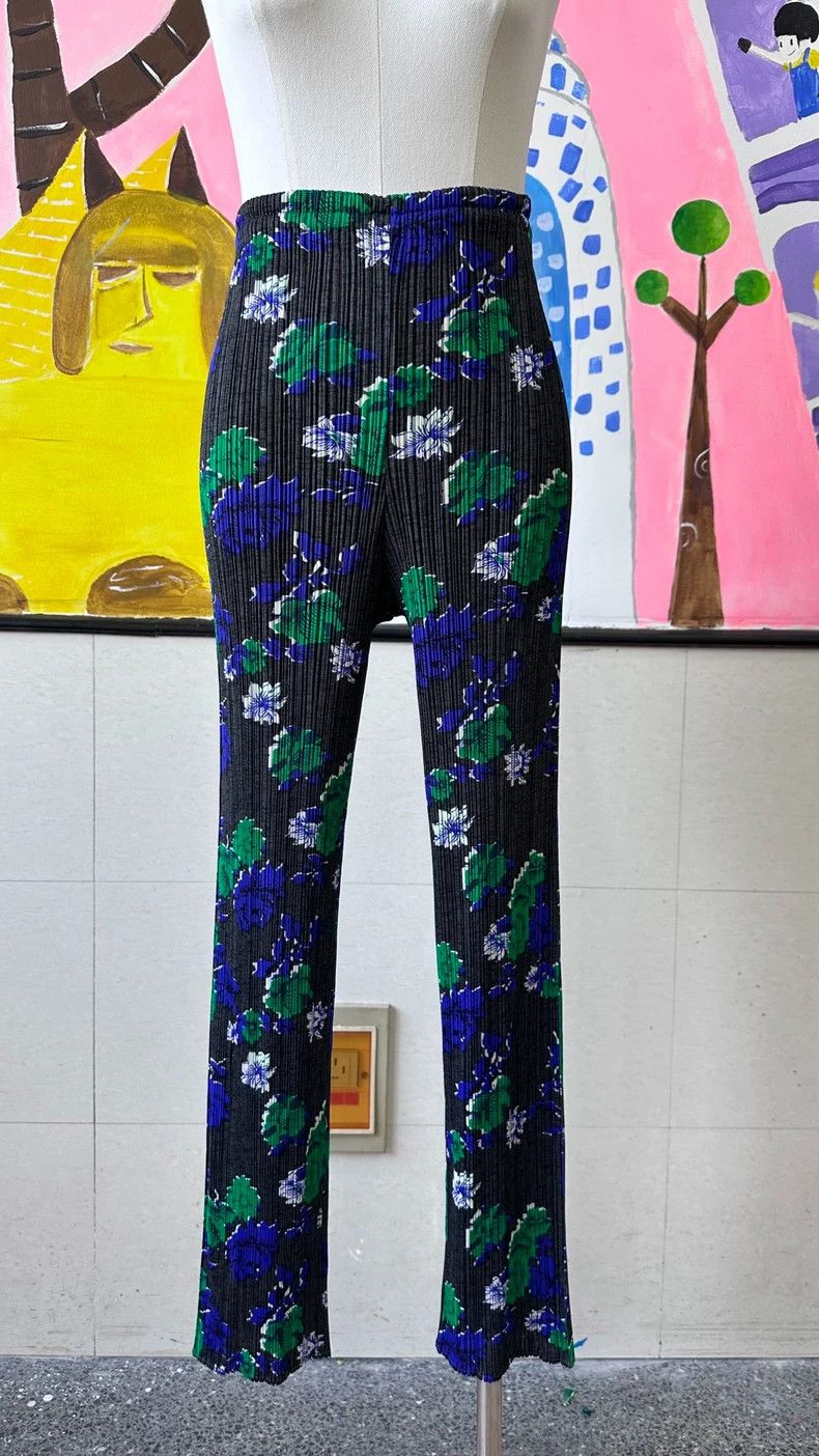 Issey Miyake Issey Miyake Blue flower pants Size 25" / US 0 / IT 36 - 1 Thumbnail
