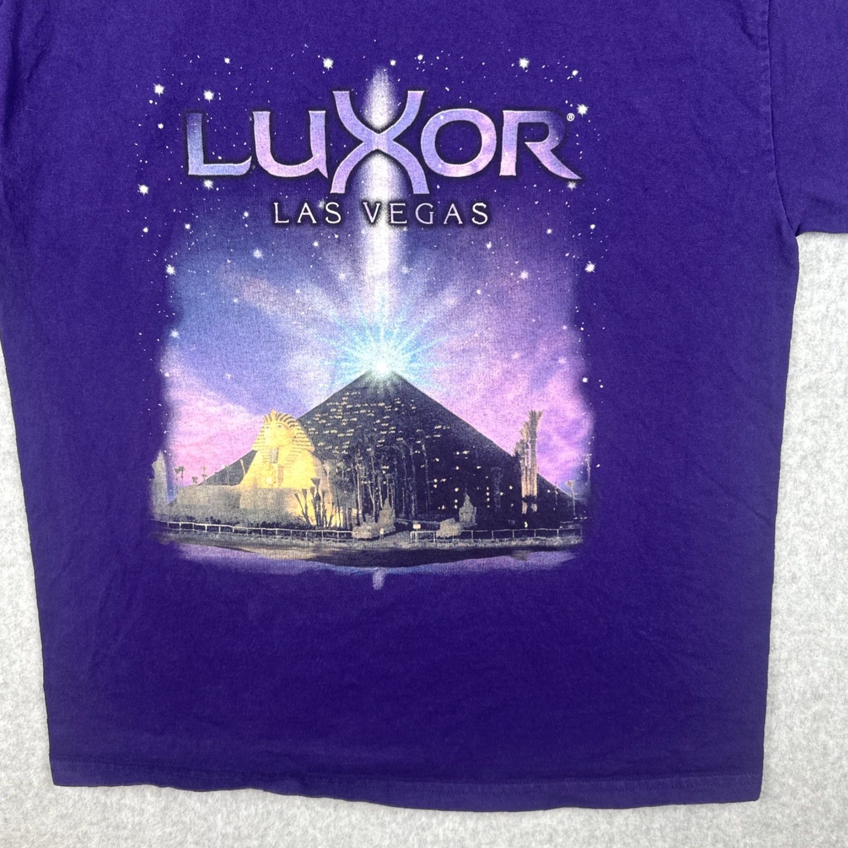 Vintage VINTAGE Luxor 90s Graphic Print Purple T Shirt Mens L Crew Neck Short Sleeve Las Vegas Pyramid Creations Size US L / EU 52-54 / 3 - 4 Thumbnail