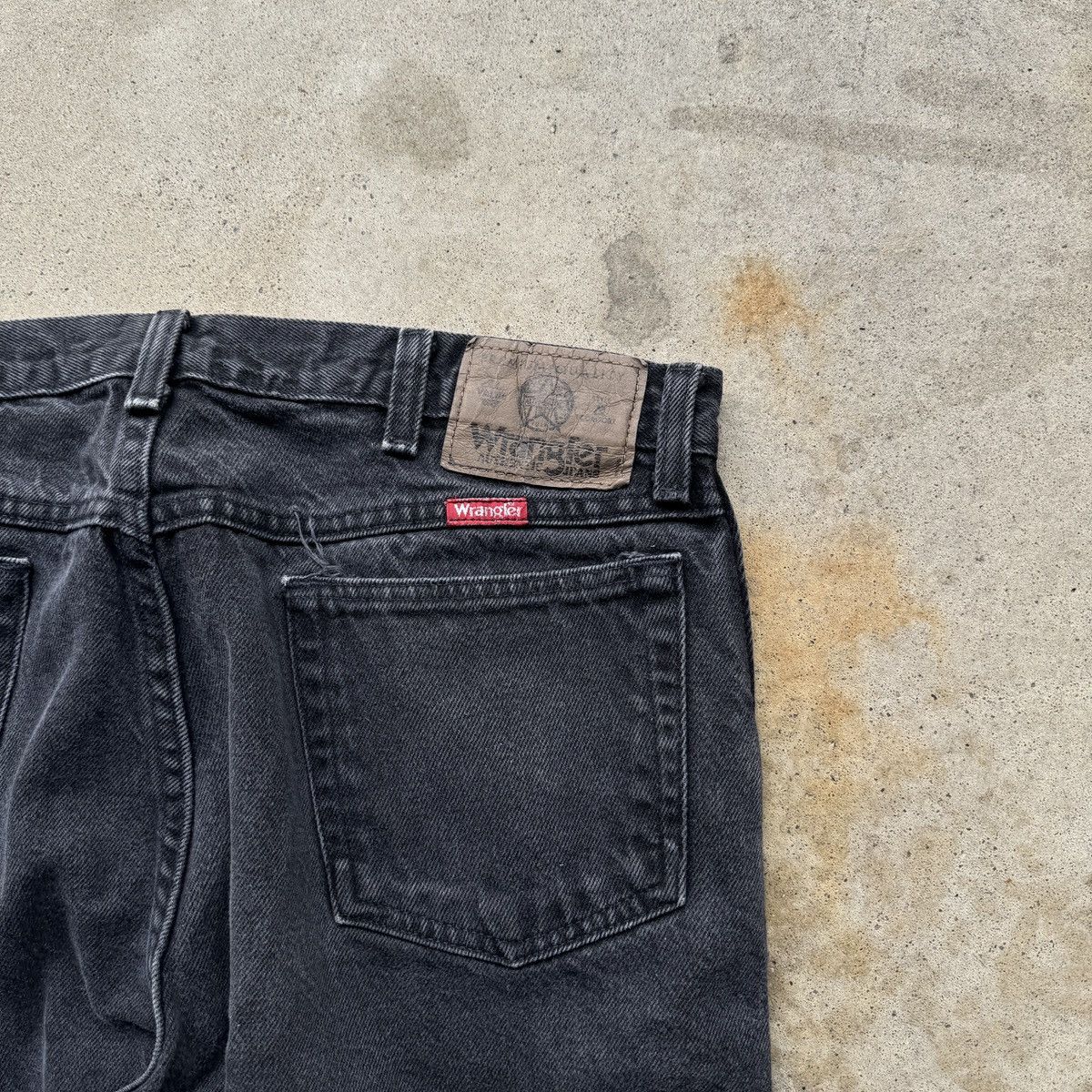 Vintage Faded Black Wrangler Jeans Skater ERD Grunge Thrashed Size US 33 - 10 Thumbnail