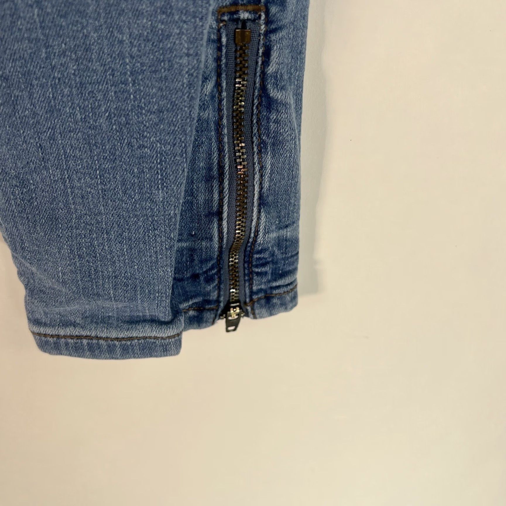 Banana Republic Banana Republic Jeans Skinny Cropped Side Zip Cuff Denim Womens 26 Blue 26X25 Size 26" / US 2 / IT 38 - 4 Thumbnail