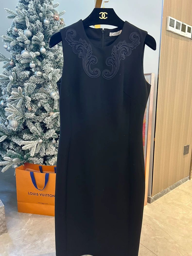 Versace Versace Sleeveless dress Size M / US 6-8 / IT 42-44 - 1 Thumbnail