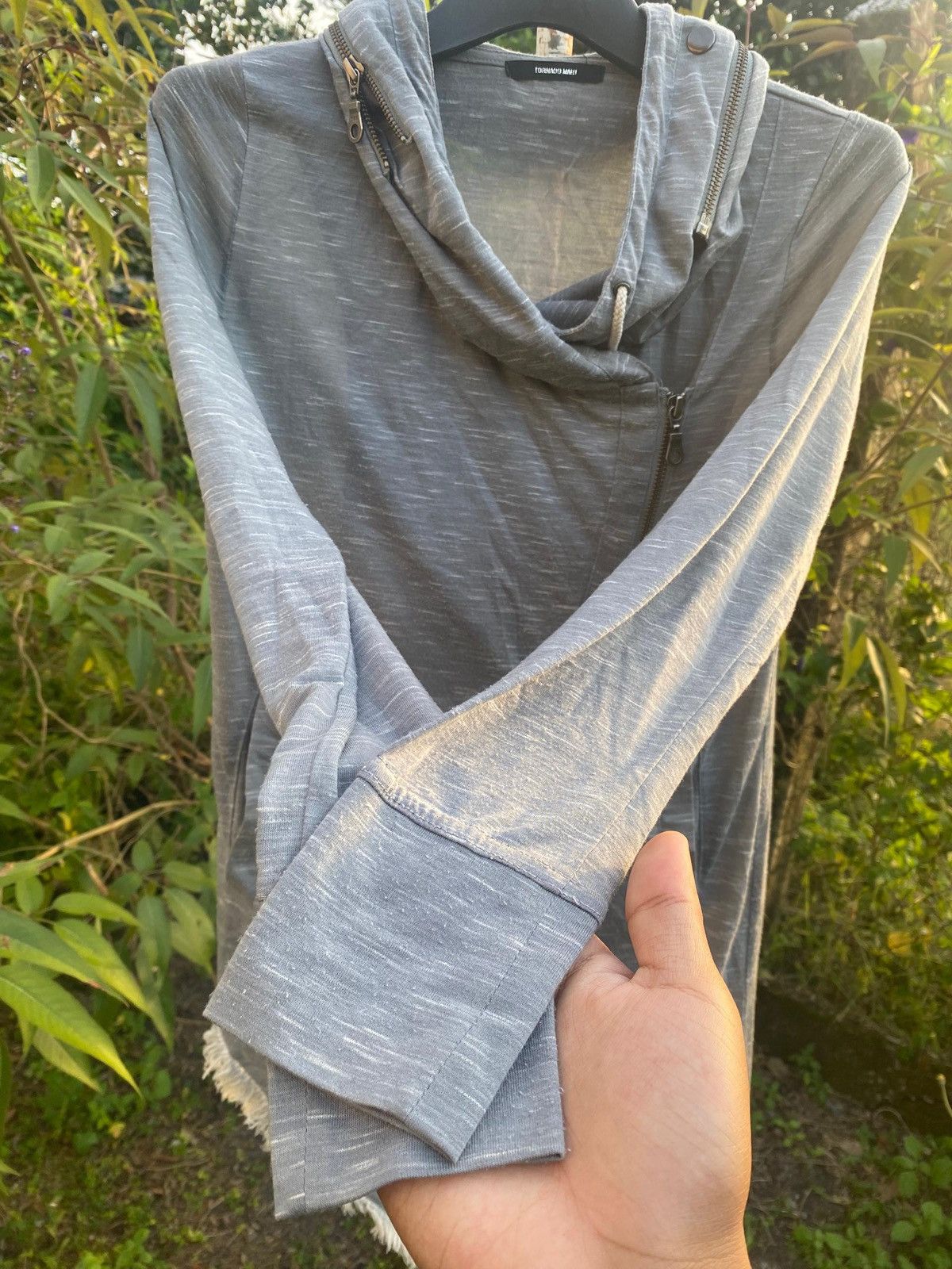 Tornado Mart Tornado Mart asymmetric zip hoodie with a distressed hem Size ONE SIZE - 9 Thumbnail