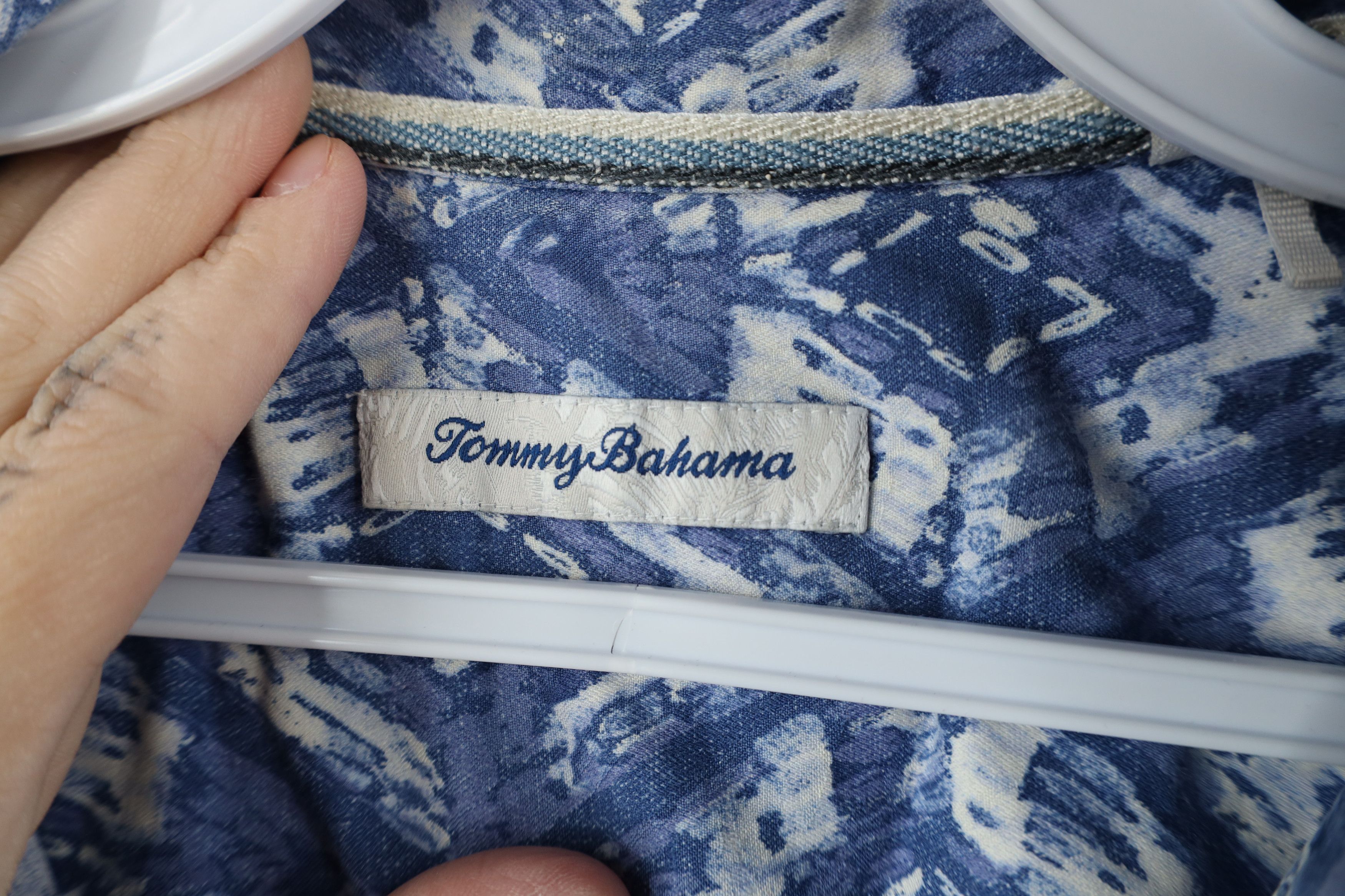 Tommy Bahama × Vintage Vintage Tommy Bahama Silk Blend Short Sleeve Button Shirt Size US XL / EU 56 / 4 - 8 Thumbnail