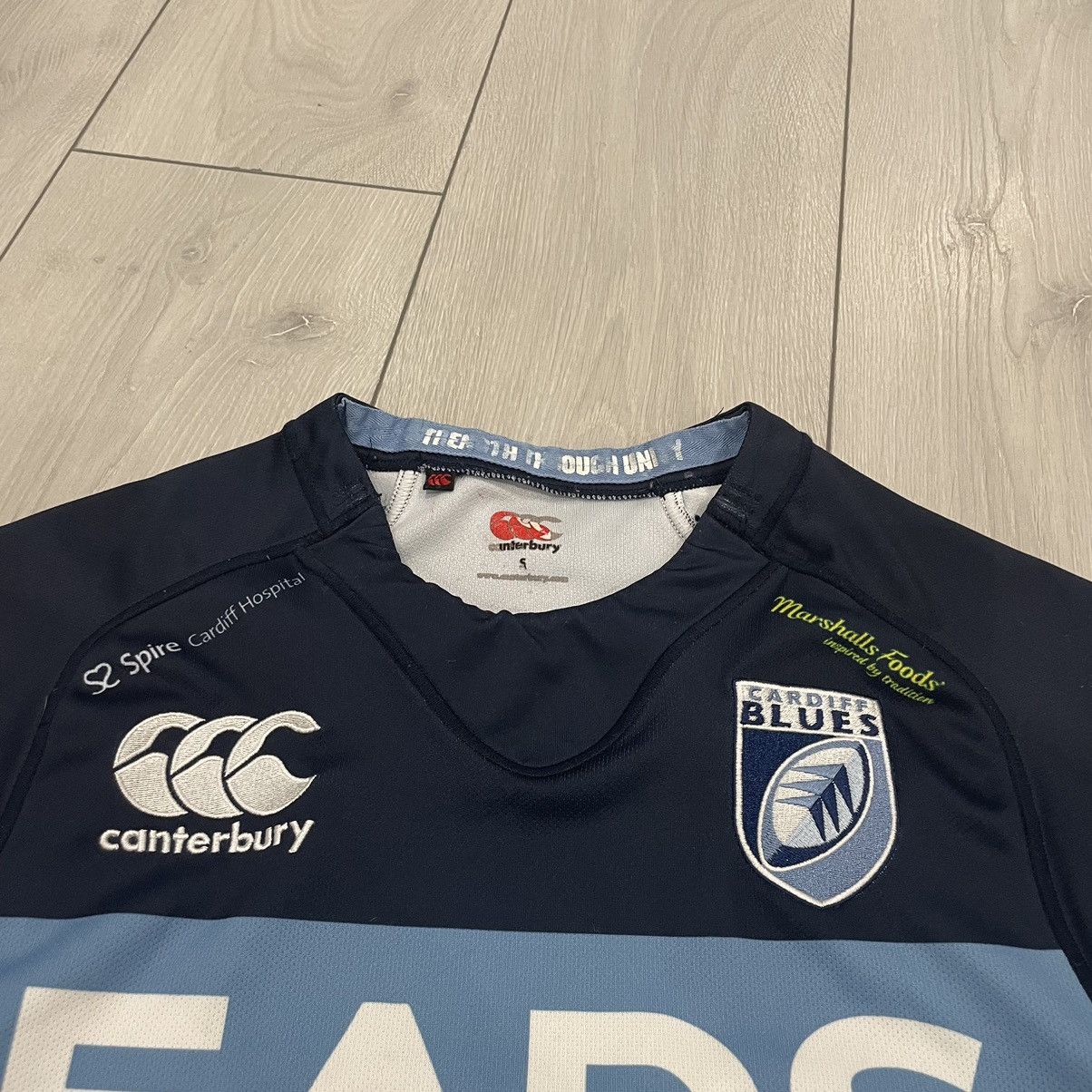 Canterbury of New Zealand Canterbury EADS CARDIFF blues JERSEY RUGBY capital shirt tee Size US S / EU 44-46 / 1 - 4 Thumbnail