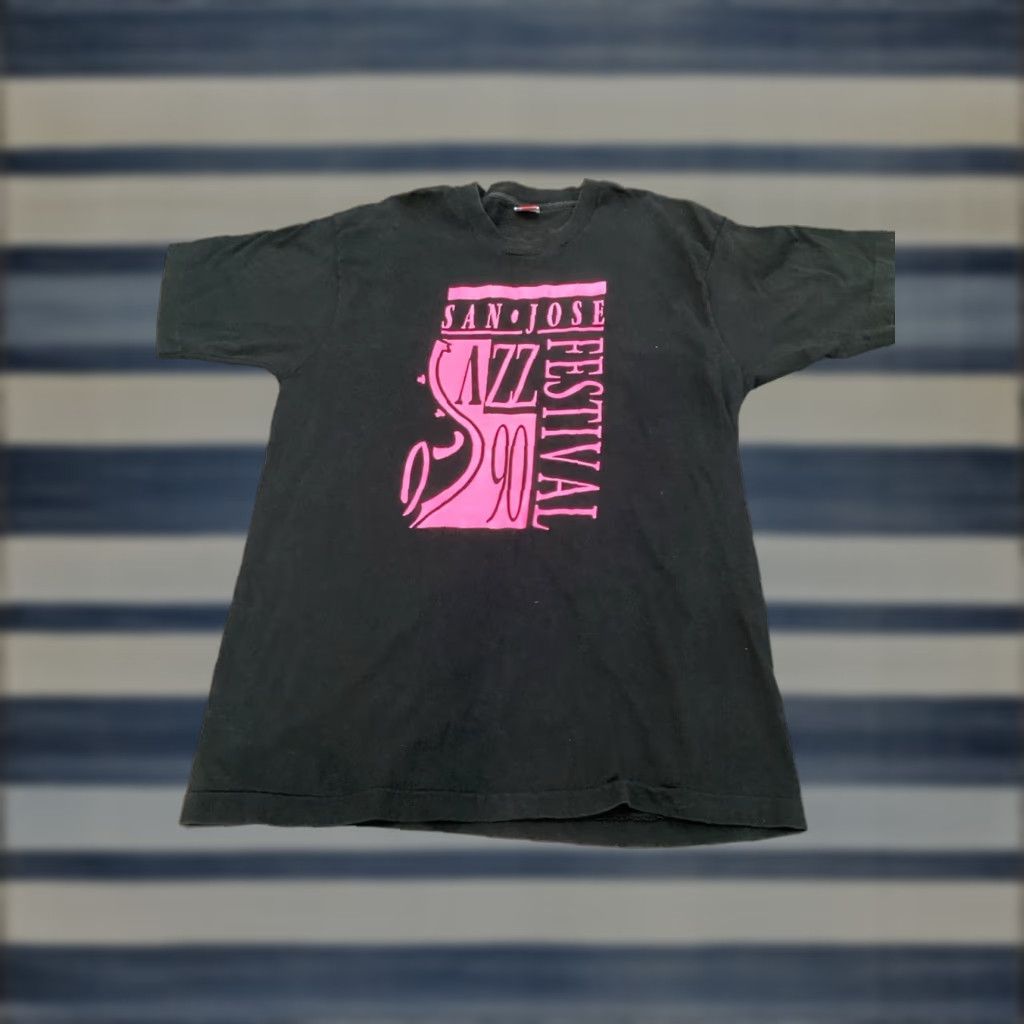 Vintage VINTAGE Fruit Of The Loom Shirt Mens XL Jazz Festival 1990s Black Crew Neck T-Shirt Logo USA Musi c 90s Boys/Mens Size US XL / EU 56 / 4 - 1 Thumbnail