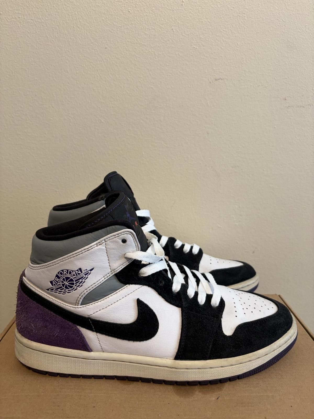 Jordan Brand Air Jordan 1 Men's Mid Varsity Purple Suede Shoe (Size 8.5) Size US 8.5 / EU 41-42 - 1 Thumbnail