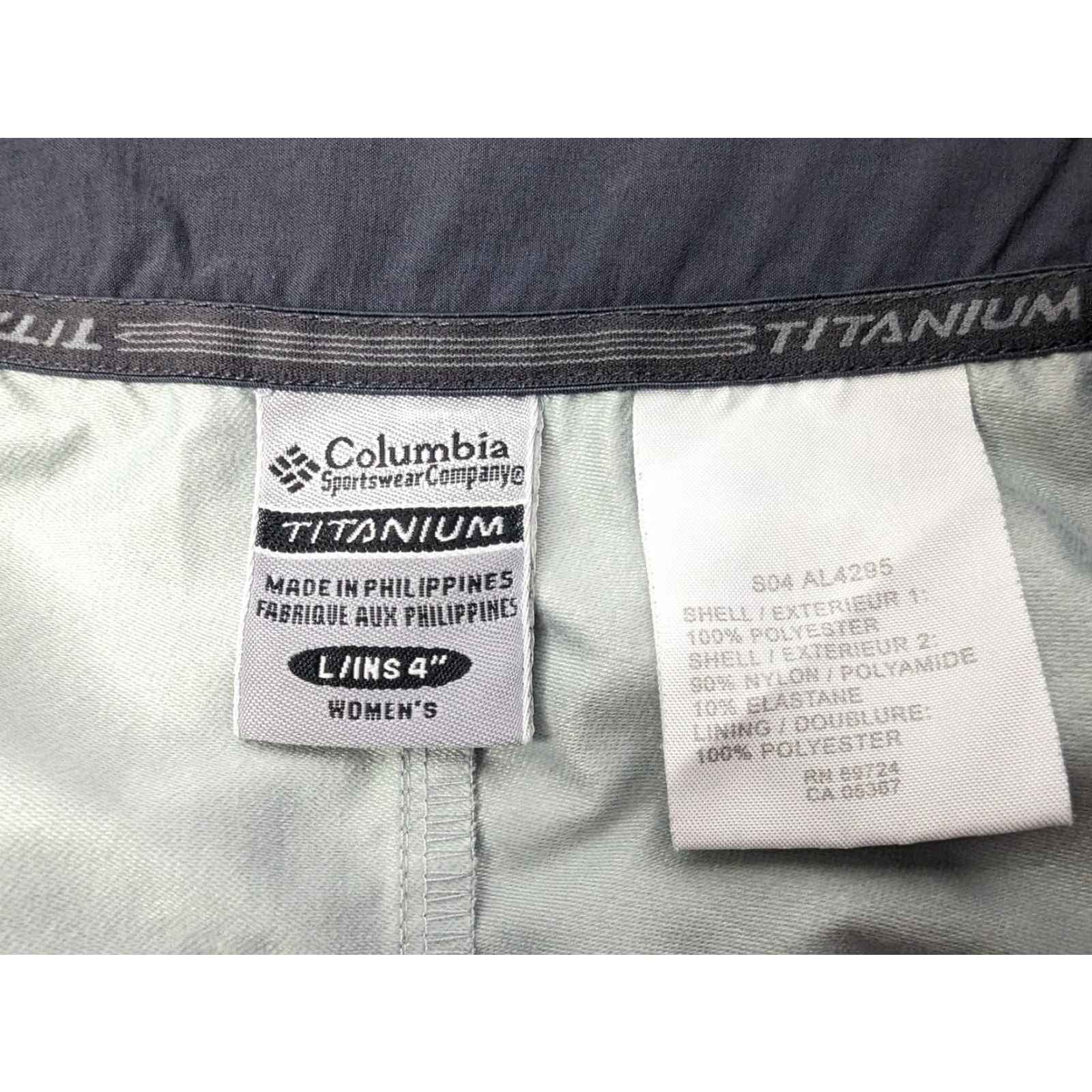 Vintage Columbia Women's Shorts Nylon Gray 4" Stretch Inseam 4" Hiking Gym Beach Fishing Activewear Black/Gray Short Regular Large Size 36" / US 14 / IT 50 - 7 Thumbnail