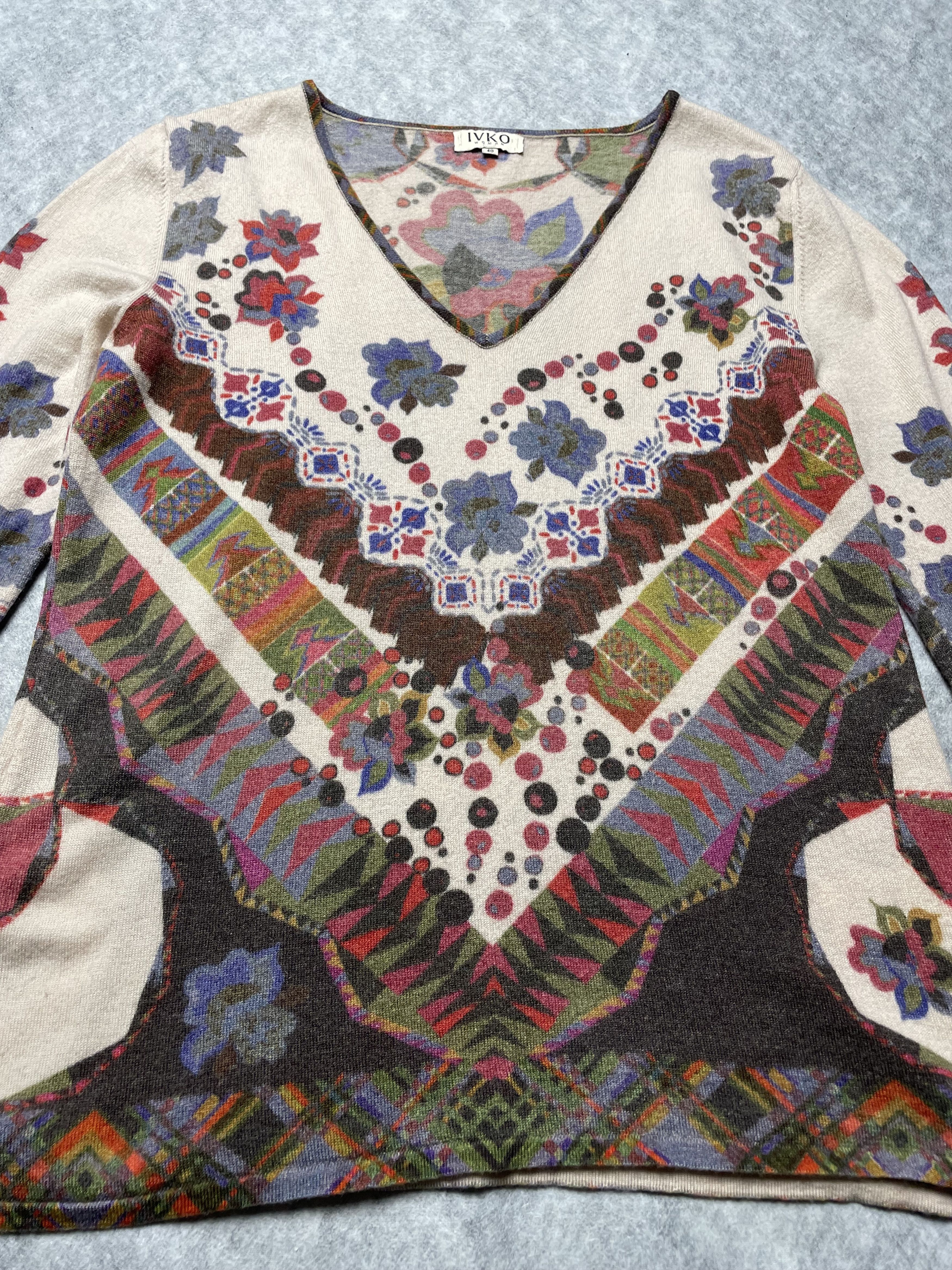 Vintage IVKO V-neck Pullover Geometric Print Wool Sweater EU 40 Size M / US 6-8 / IT 42-44 - 6 Thumbnail