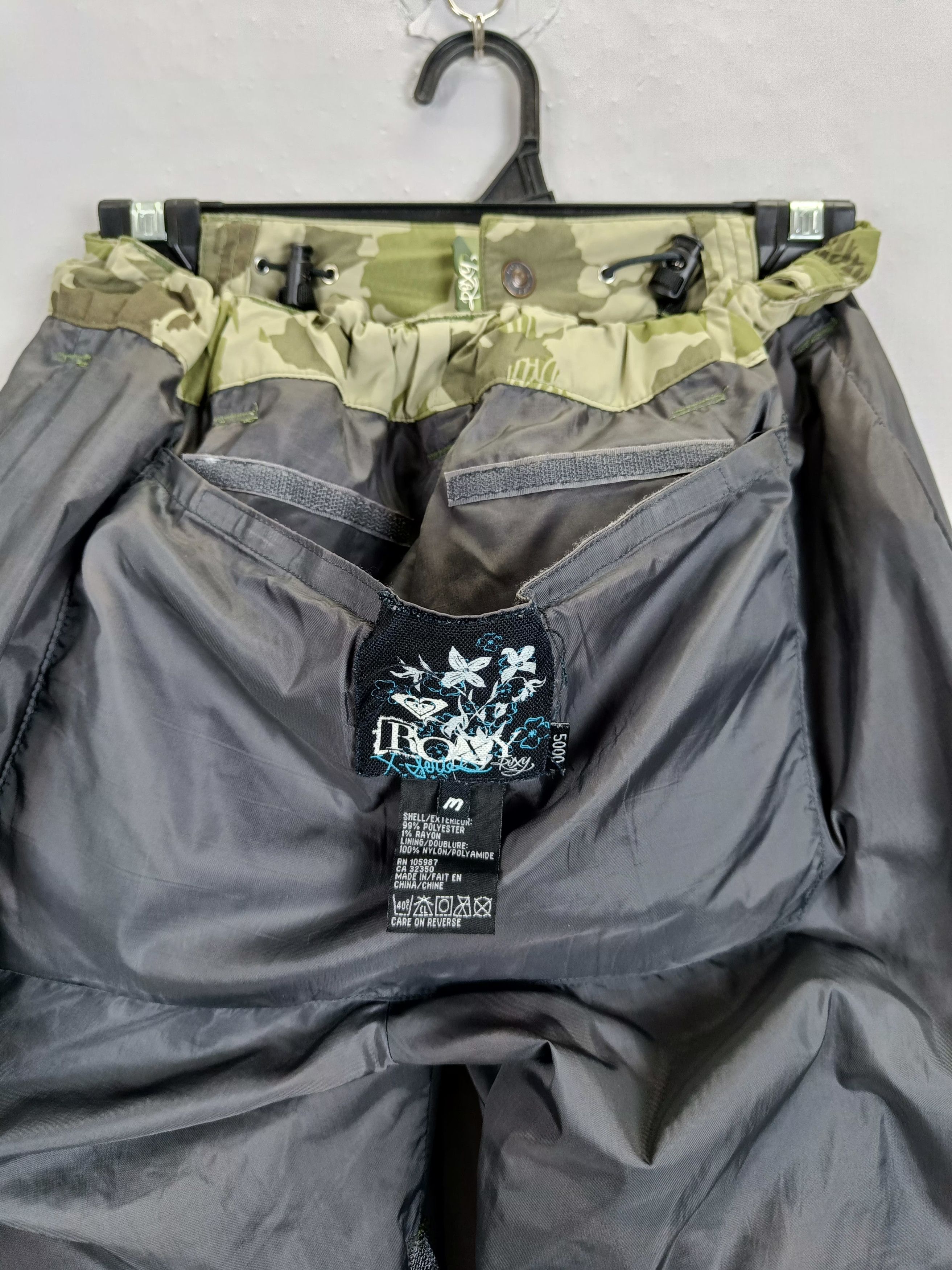 Japanese Brand Roxy Camouflage Snow Tactical Pocket Ski Pant Gorpcore Style Size 30" / US 8 / IT 44 - 11 Thumbnail
