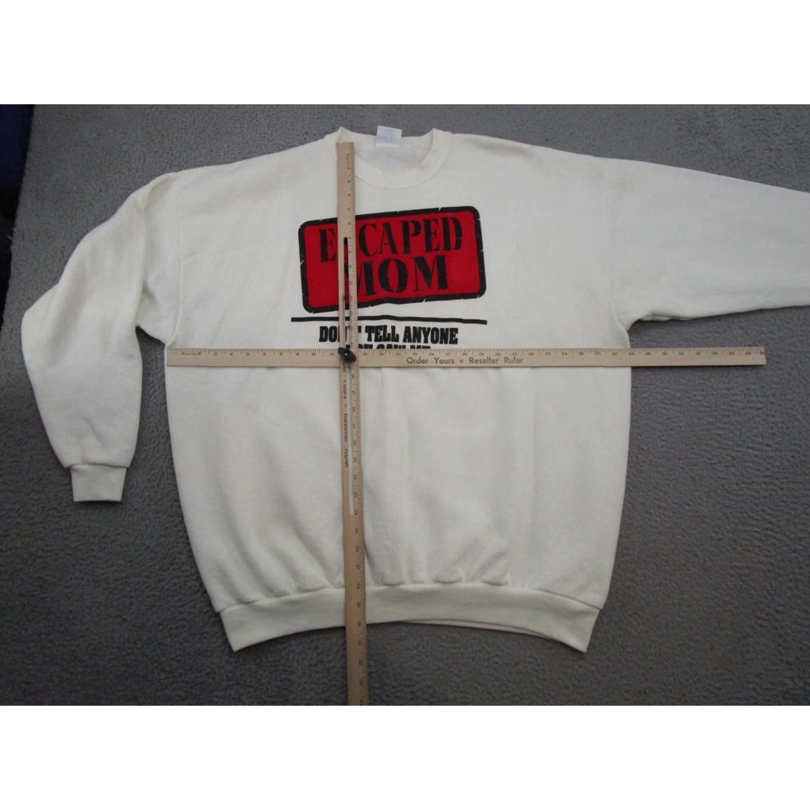 Vintage VINTAGE 90s Escaped Mom Sweatshirt Women's Adult Size 3XL White Hooded Pullover All Seasons Size XXL / US 16-18 / IT 52-54 - 5 Thumbnail
