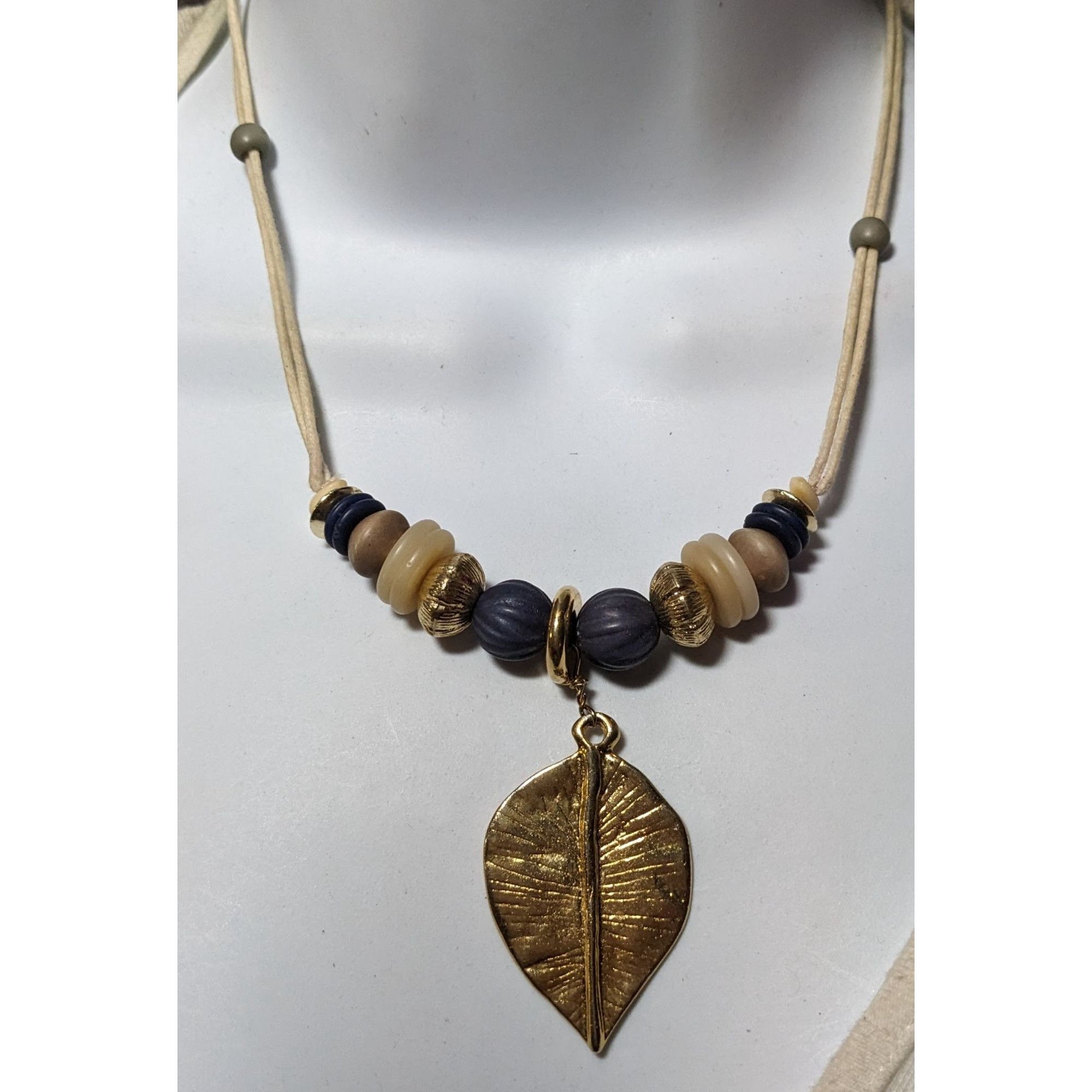 Other Hippie Bohemian Gold Tone Leaf Pendant Beaded Nature Inspire Size ONE SIZE - 7 Thumbnail