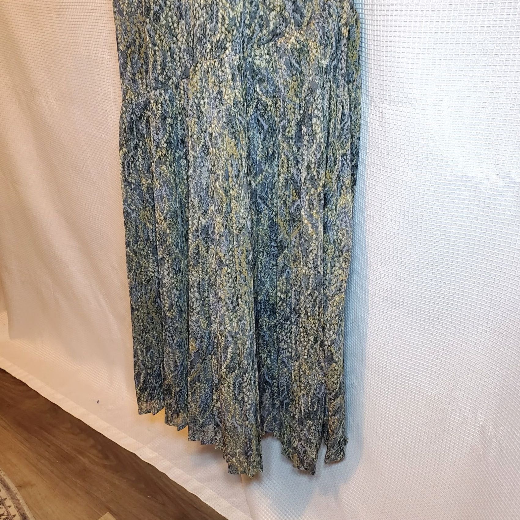 Anthropologie Anthropologie BTFL-life Bias Maxi Sleeveless Dress Sm Snake Print Micro Pleat Size S / US 4 / IT 40 - 5 Thumbnail