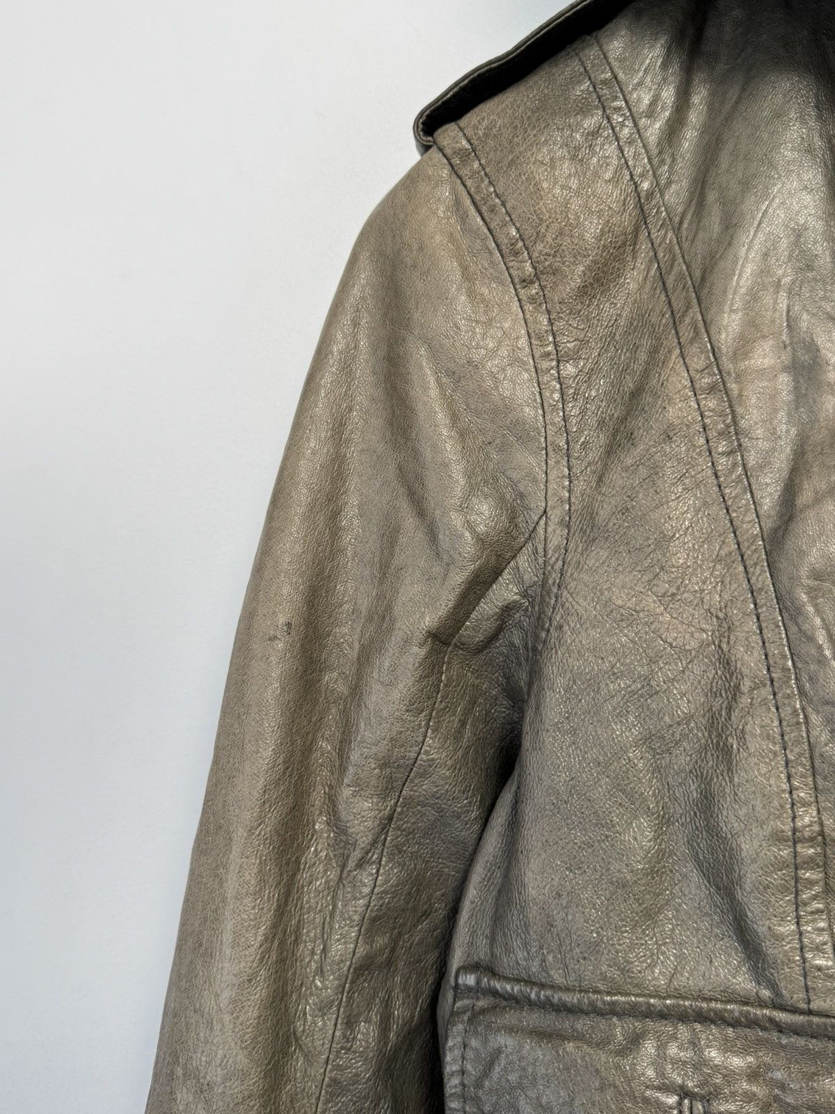 Levi's Levi’s Vintage Leather Jacket Y2K style hype women’s Size M / US 6-8 / IT 42-44 - 8 Thumbnail