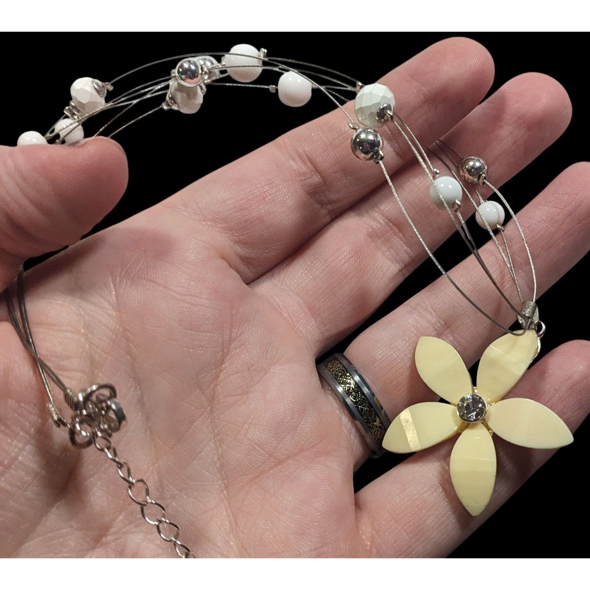 Other Fairycore Spring Themed Floral Floating Necklace Size ONE SIZE - 3 Thumbnail