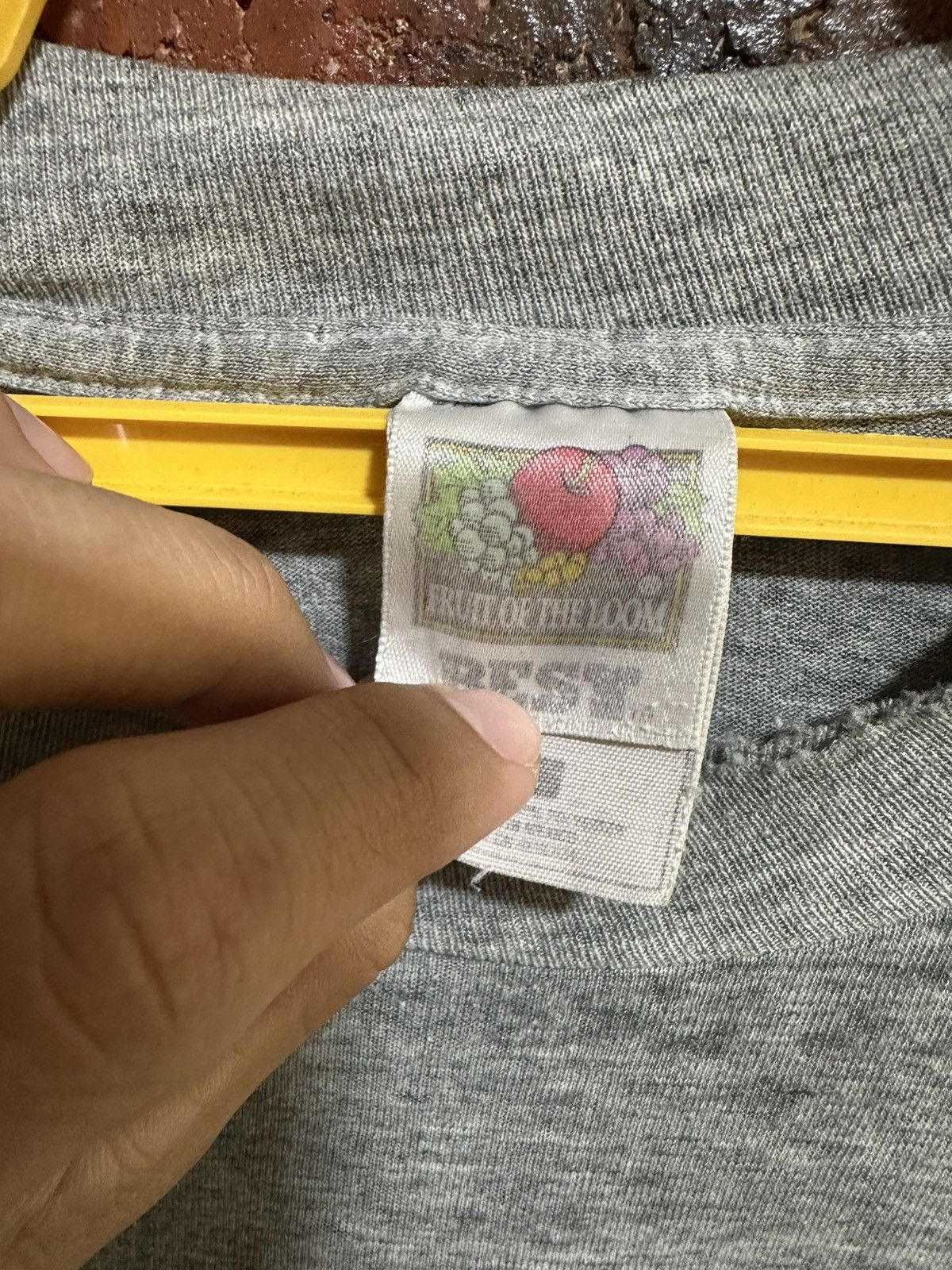 Fruit Of The Loom × Vintage Vintage 90s 101st Airborne Division Faded Tee Size US L / EU 52-54 / 3 - 4 Thumbnail