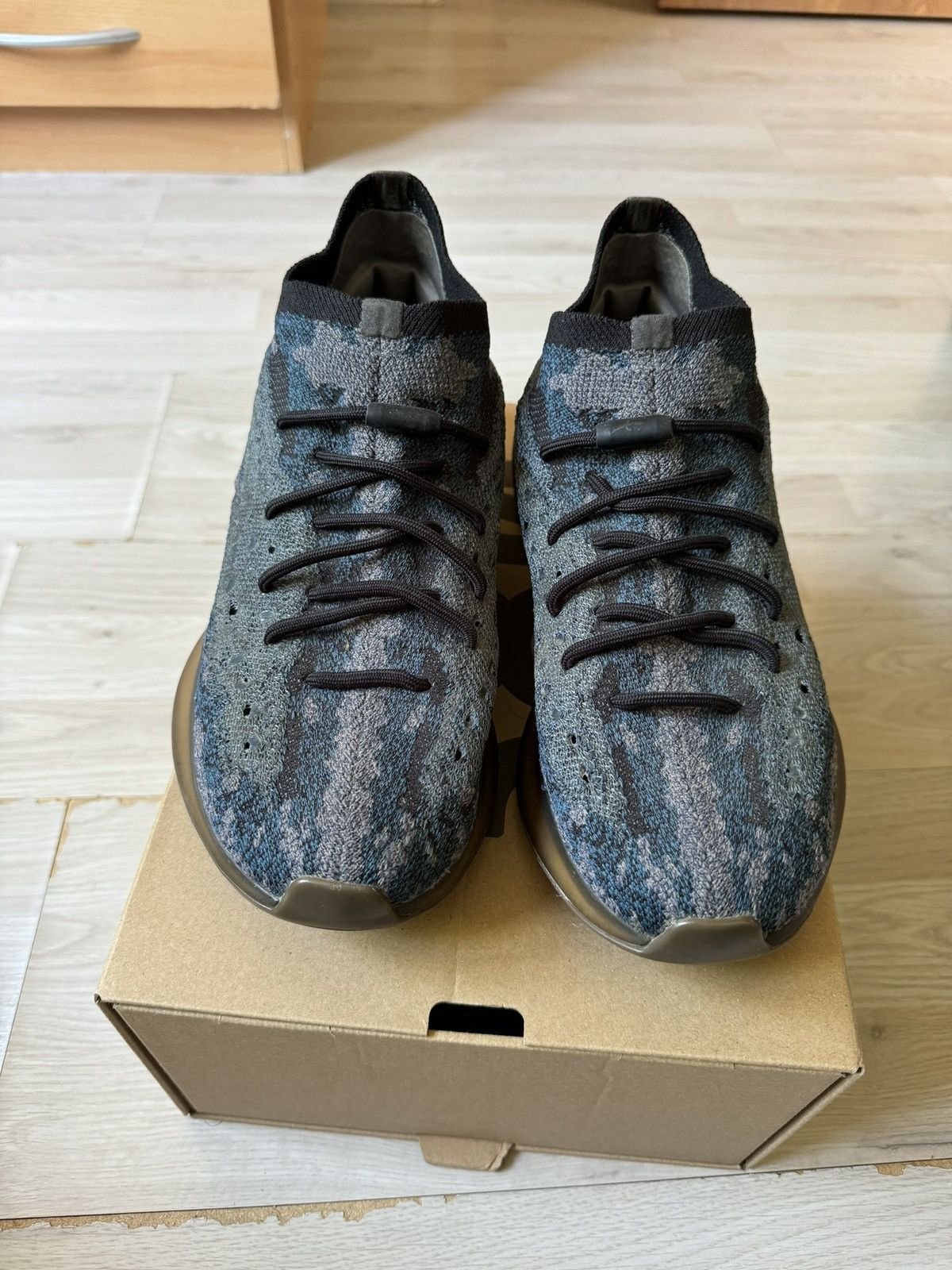 Yeezy adidas Yeezy Boost 380 Covellite Size US 10 / EU 43 - 2 Thumbnail