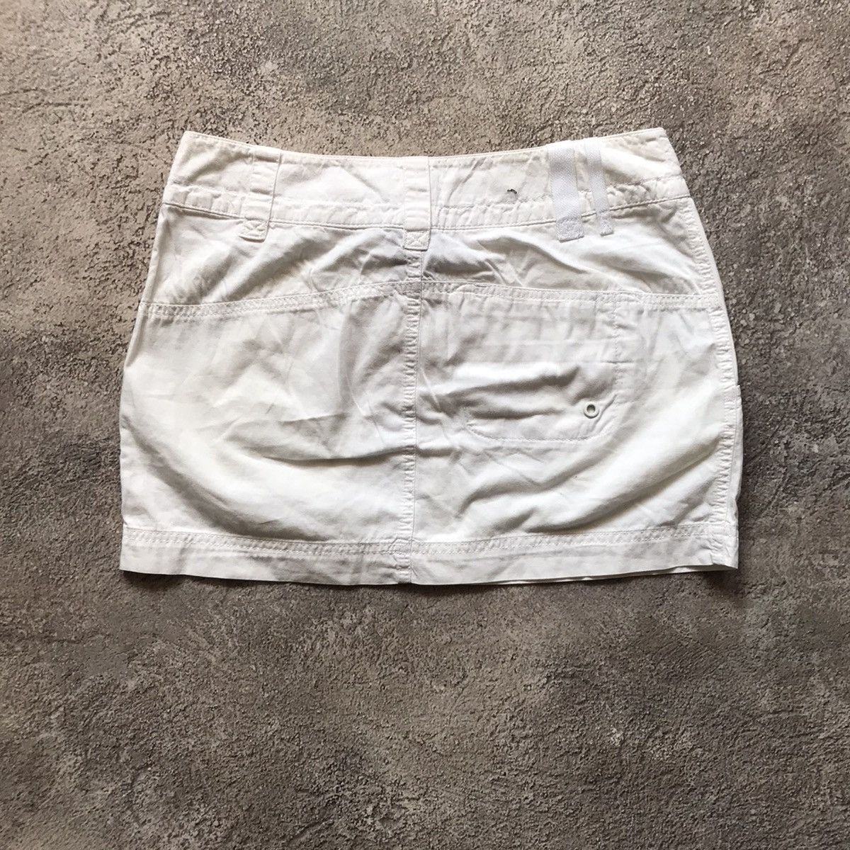 Vintage Vintage Y2K White Mini Skirt Cargo Pocket Streetwear Boxy 28 Size 28" / US 6 / IT 42 - 4 Thumbnail