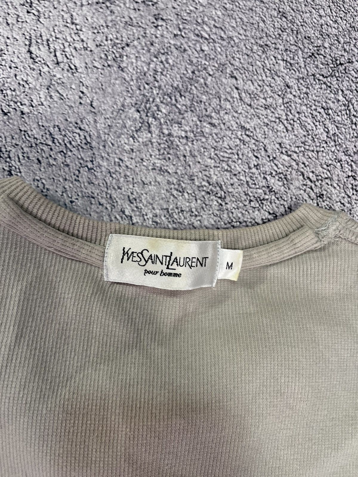 Yves Saint Laurent Yves Saint Laurent YSL Mens T - Shirt Rare Center Logo Size US M / EU 48-50 / 2 - 3 Thumbnail